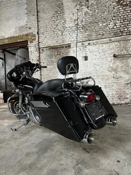 Harley-Davidson Street Glide - foto 8