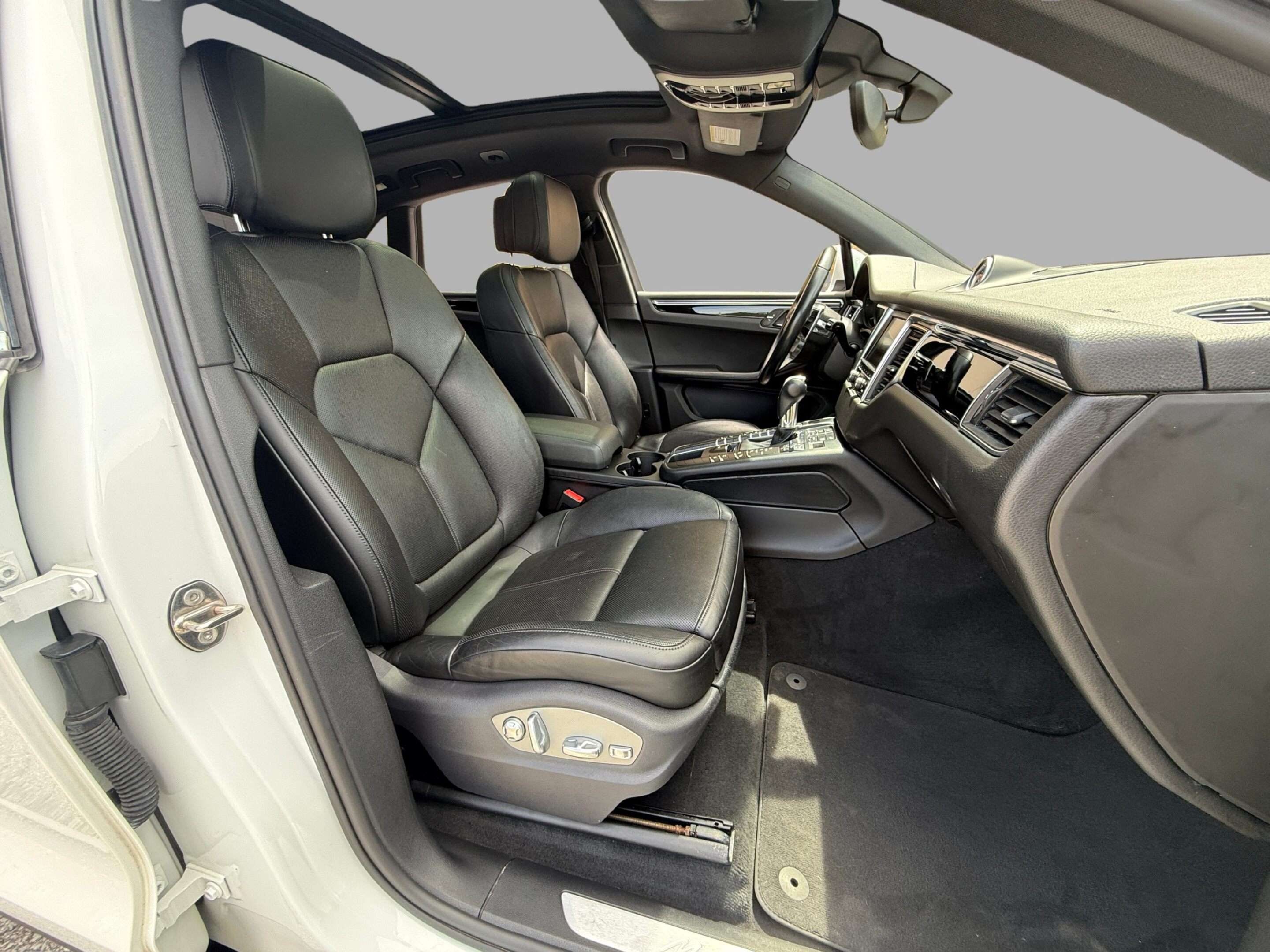 2015 Porsche Macan AWD 4dr S thumb 19