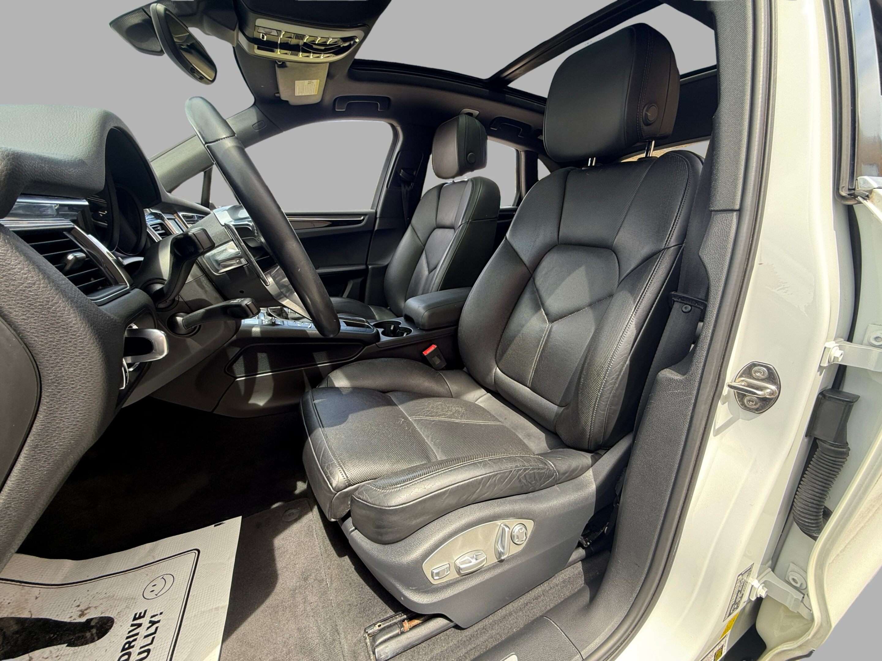 2015 Porsche Macan AWD 4dr S thumb 17