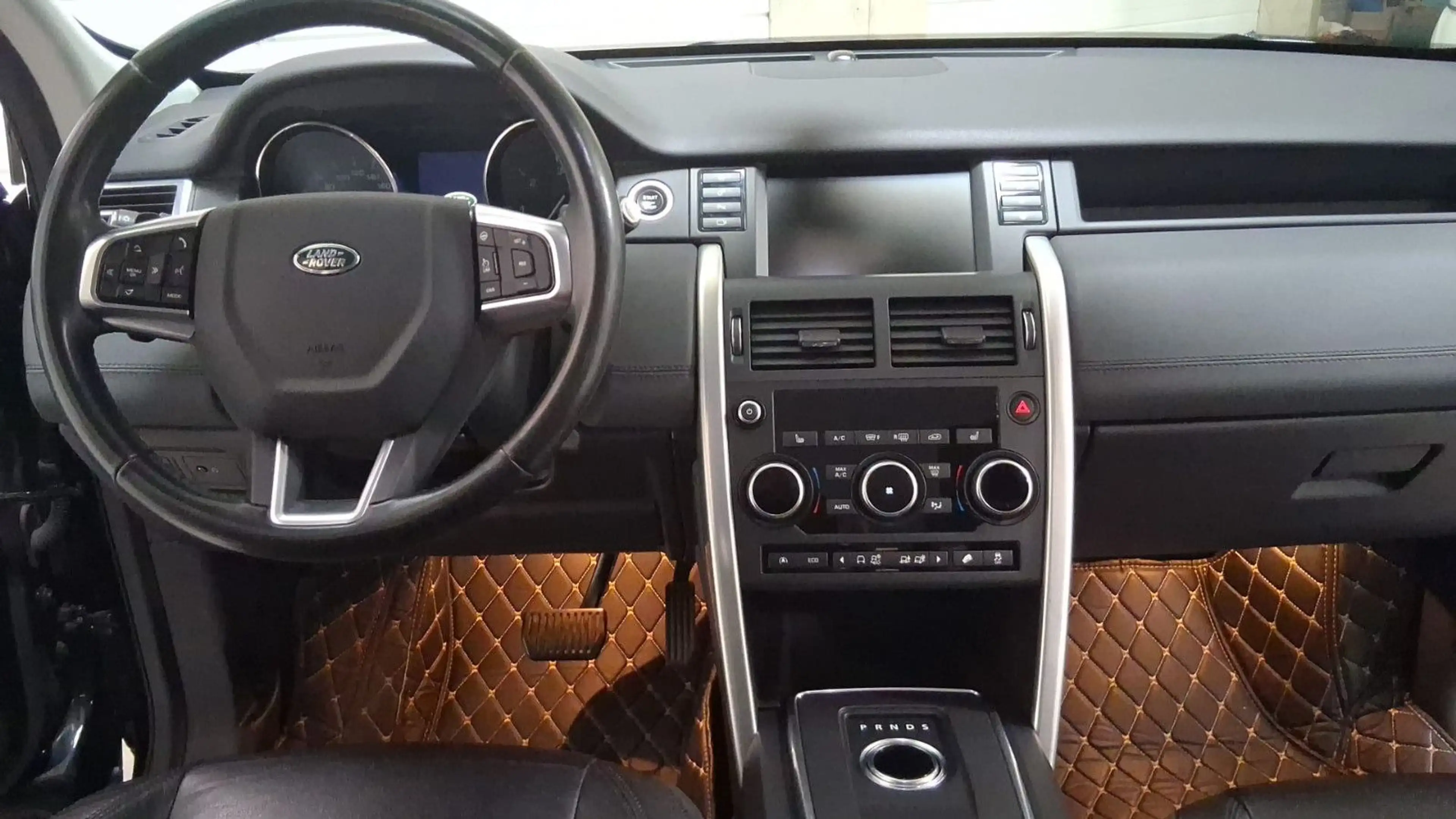 Land Rover Discovery Sport SE AWD — photo 7