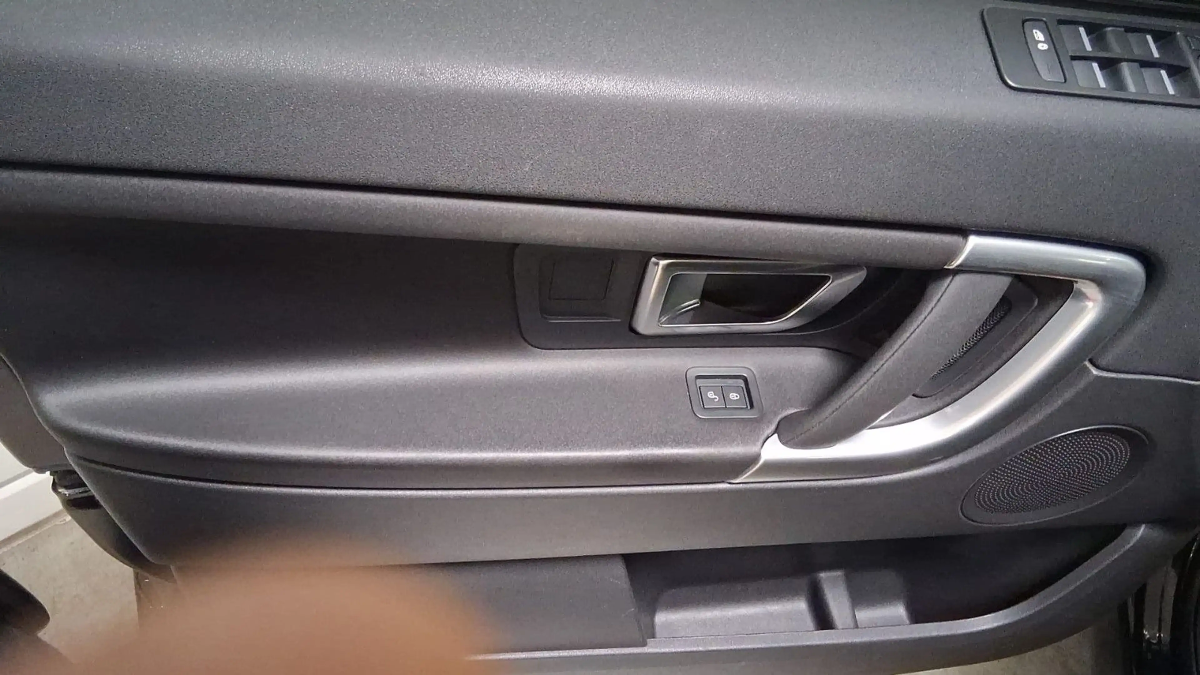 Land Rover Discovery Sport SE AWD — photo 5