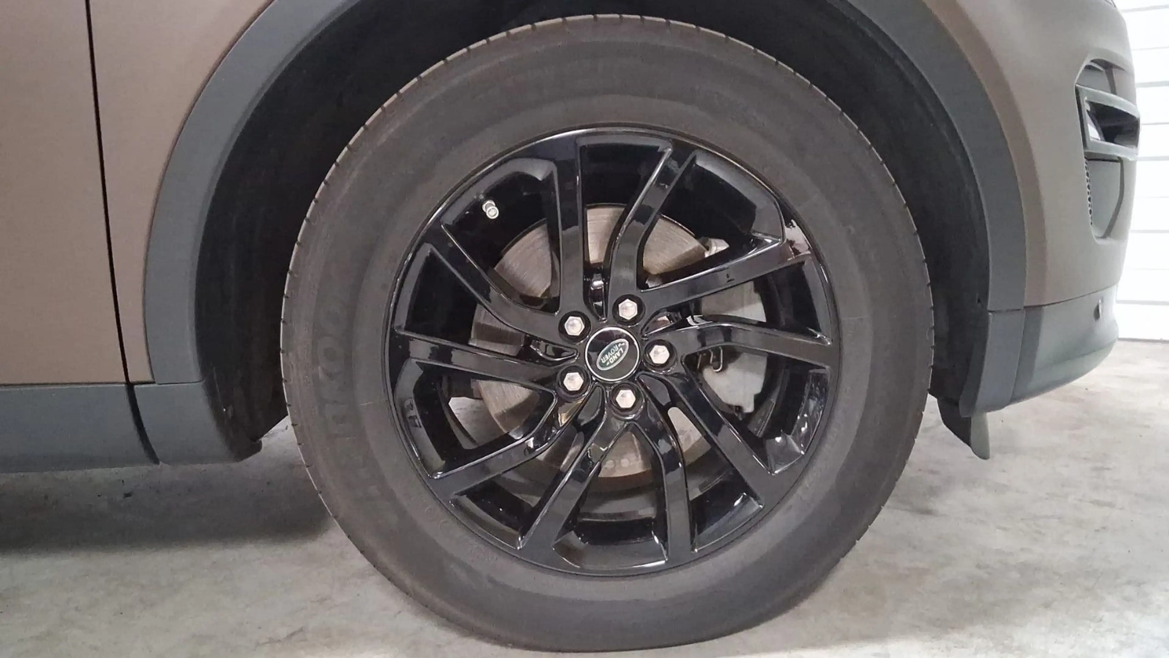 Land Rover Discovery Sport SE AWD — photo 13