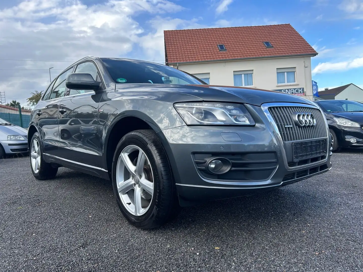 Audi Q5 2.0 TDI S-LINE QUATTRO AUT + XEN + TEMP Grau - 1