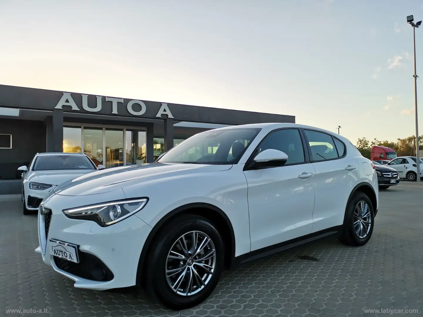 Alfa Romeo Stelvio STELVIO 2.2 160CV AT8 RWD SUPER BUSINESS Wit - 1