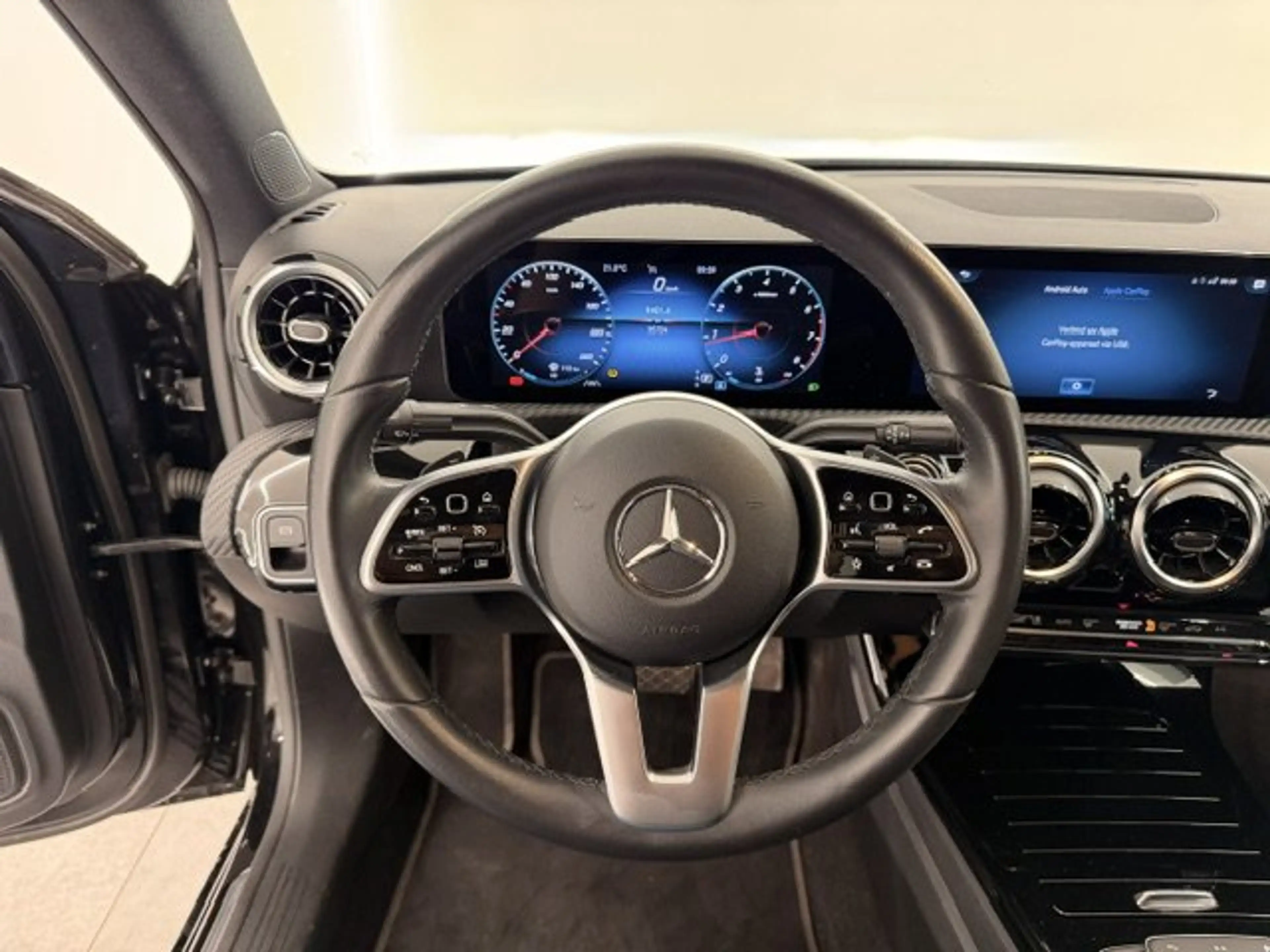 Mercedes-Benz A 180 180 BENZINE AUTOMAAT-LEDER-35000KM!!!! — photo 8