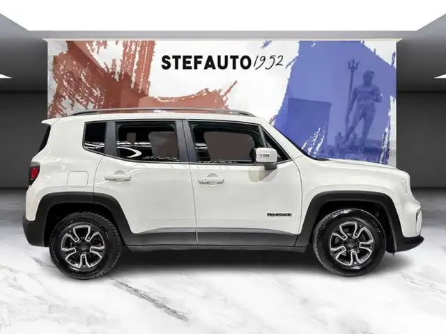 Jeep Renegade view 3