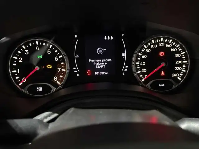 Jeep Renegade view 12