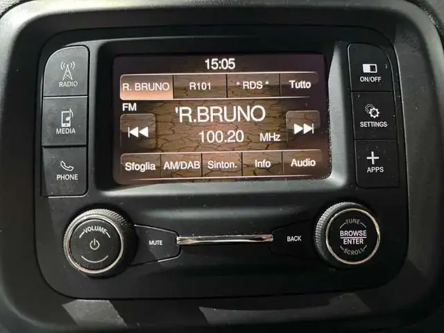 Jeep Renegade view 17