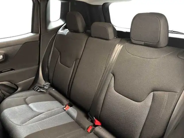 Jeep Renegade view 9