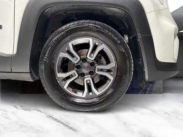 Jeep Renegade view 8