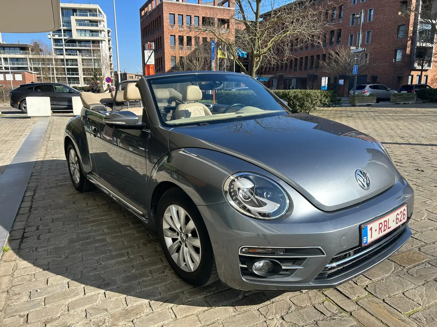 Volkswagen Beetle Beetle Cabriolet 1.2 TSI BlueMotion Design Gris - 1
