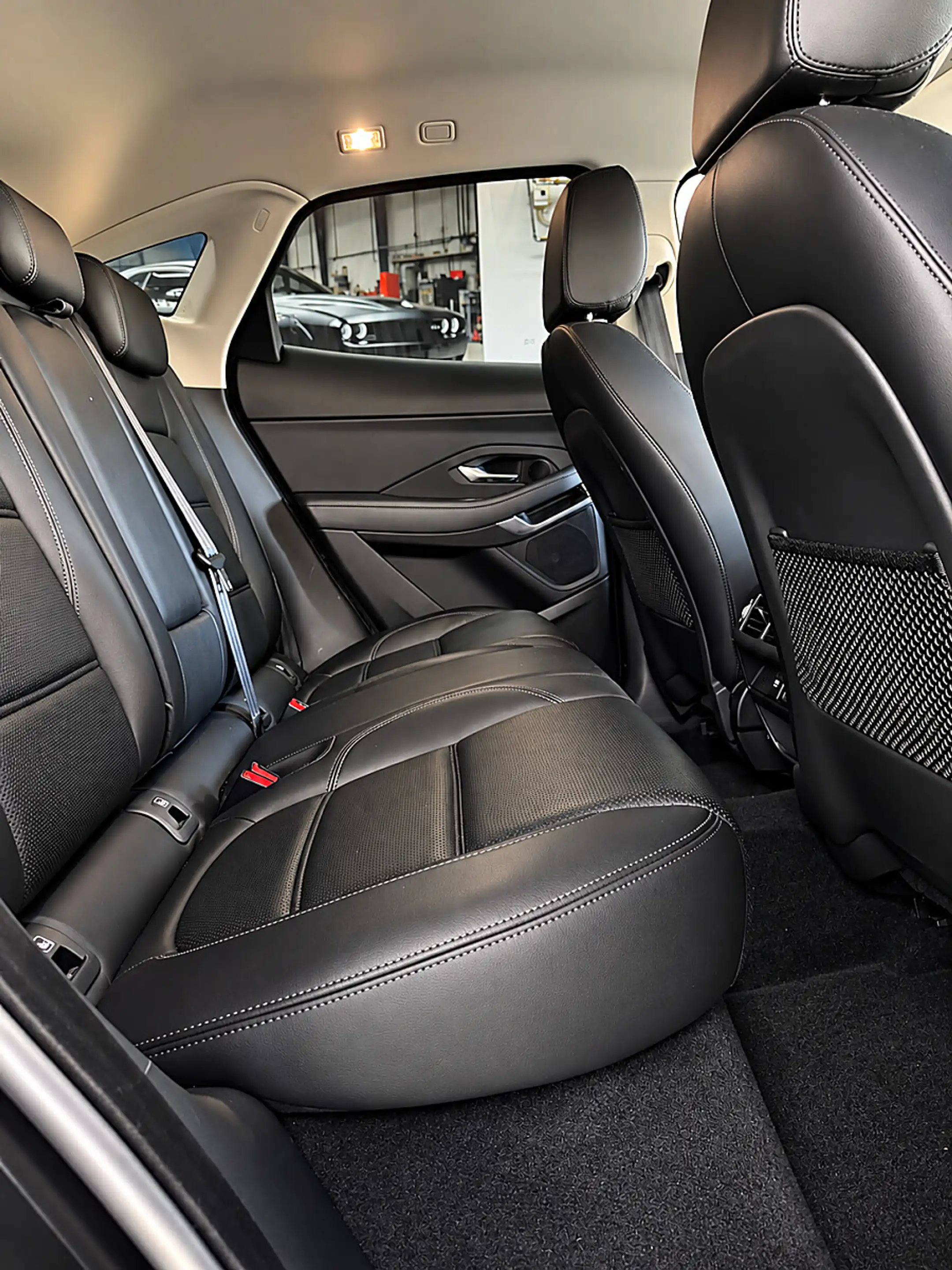 Jaguar E-Pace E-PACE D150 AWD * SERVICE + PICKERL NEU * FINAN... — photo 14
