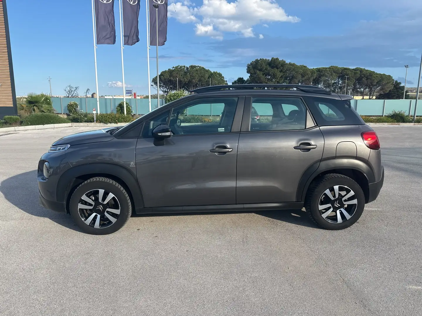 Citroen C3 Aircross PureTech 110 S&S Shine Grau - 2
