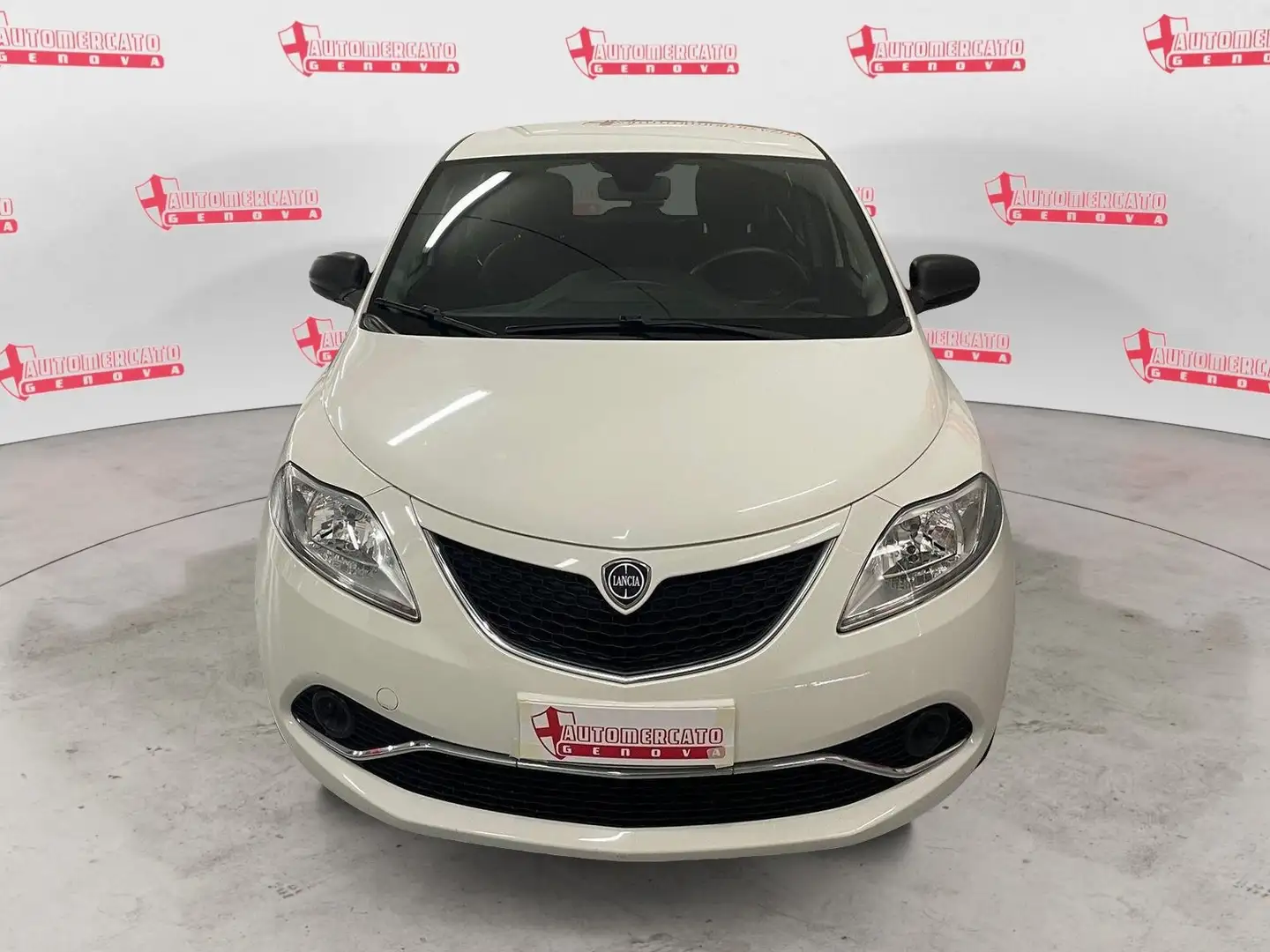 Lancia Ypsilon 1.2 69 CV 5 porte Silver Bianco - 2
