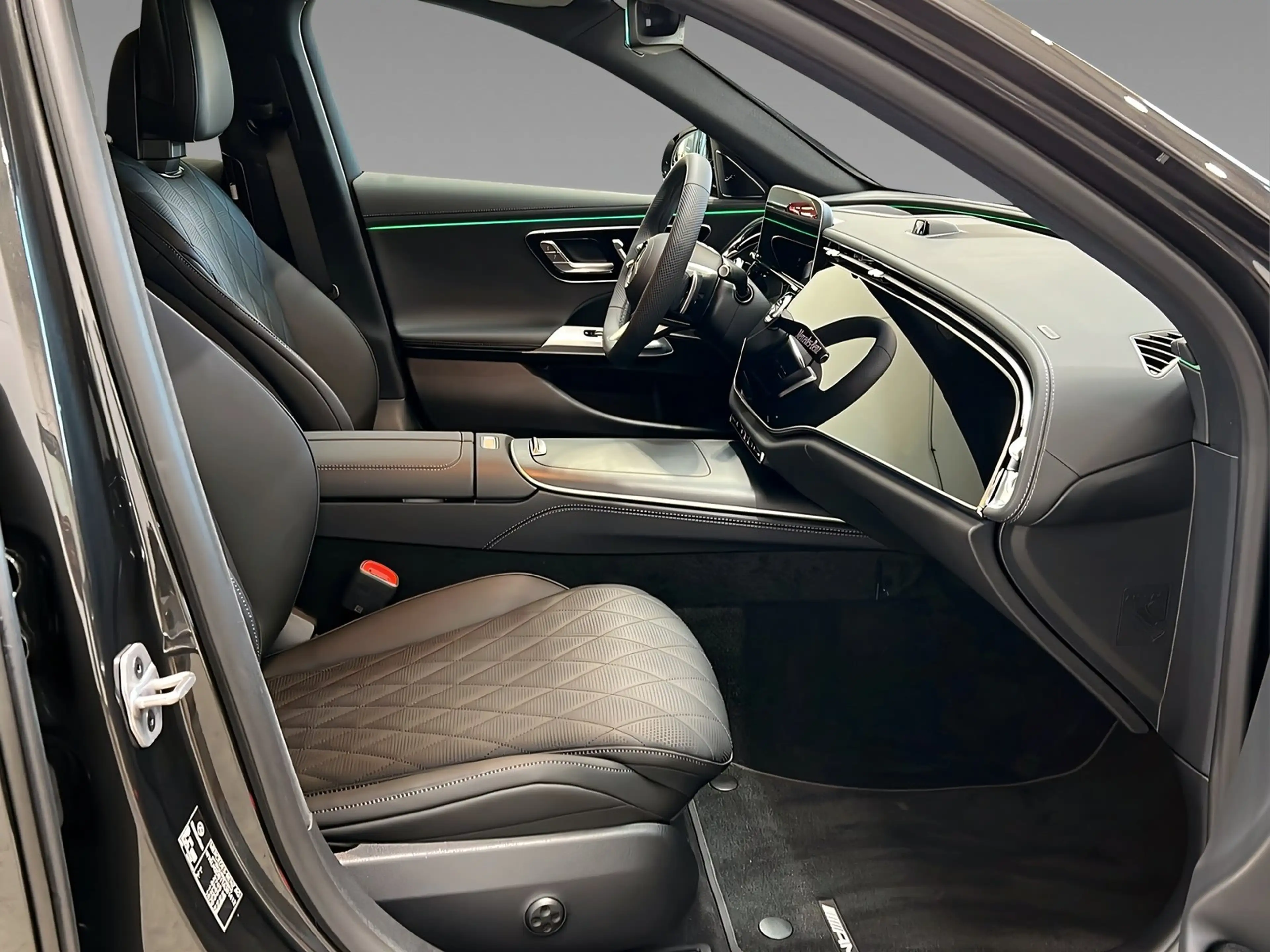 Mercedes-Benz E 450 d 4M T AMG+DISTR+SUPERSCREEN+Burm+AHK+360° — photo 14
