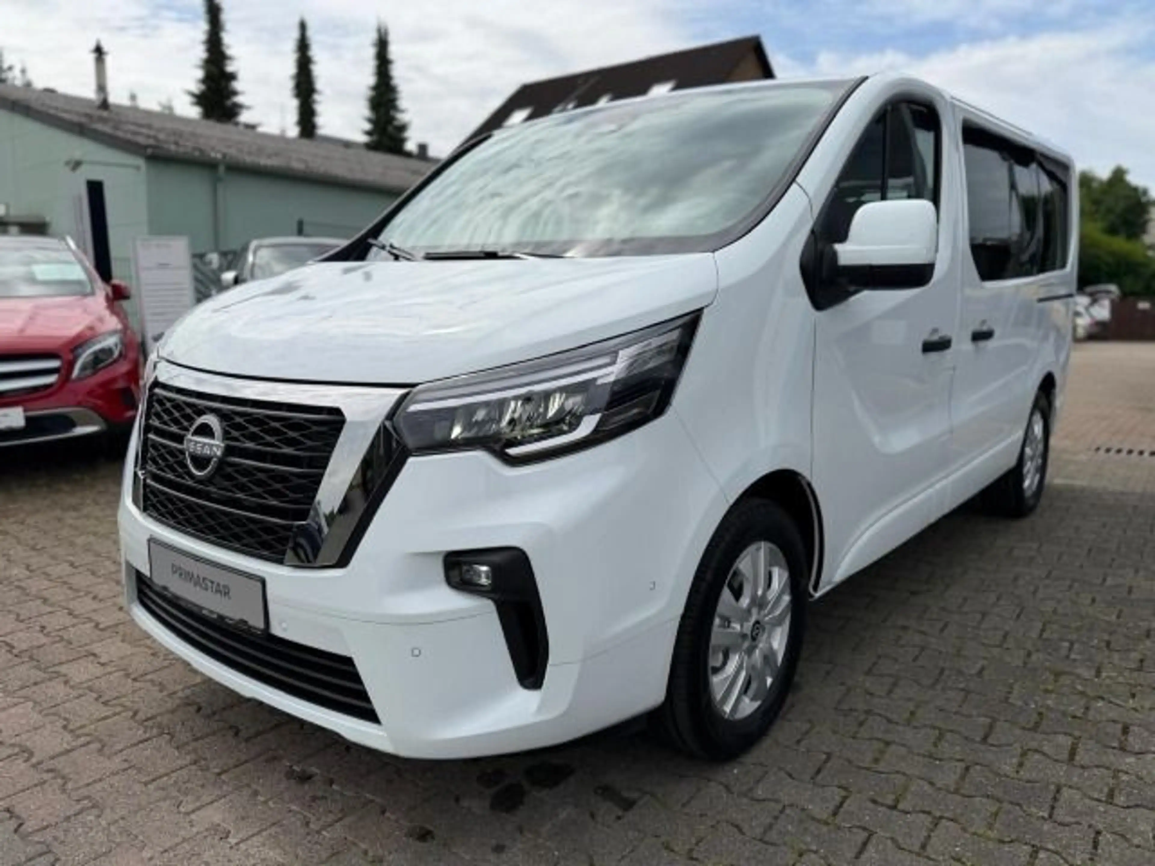 Nissan Primastar Kombi 170PS AT L1H1 2,8T Tekna HK BES+ — photo 6