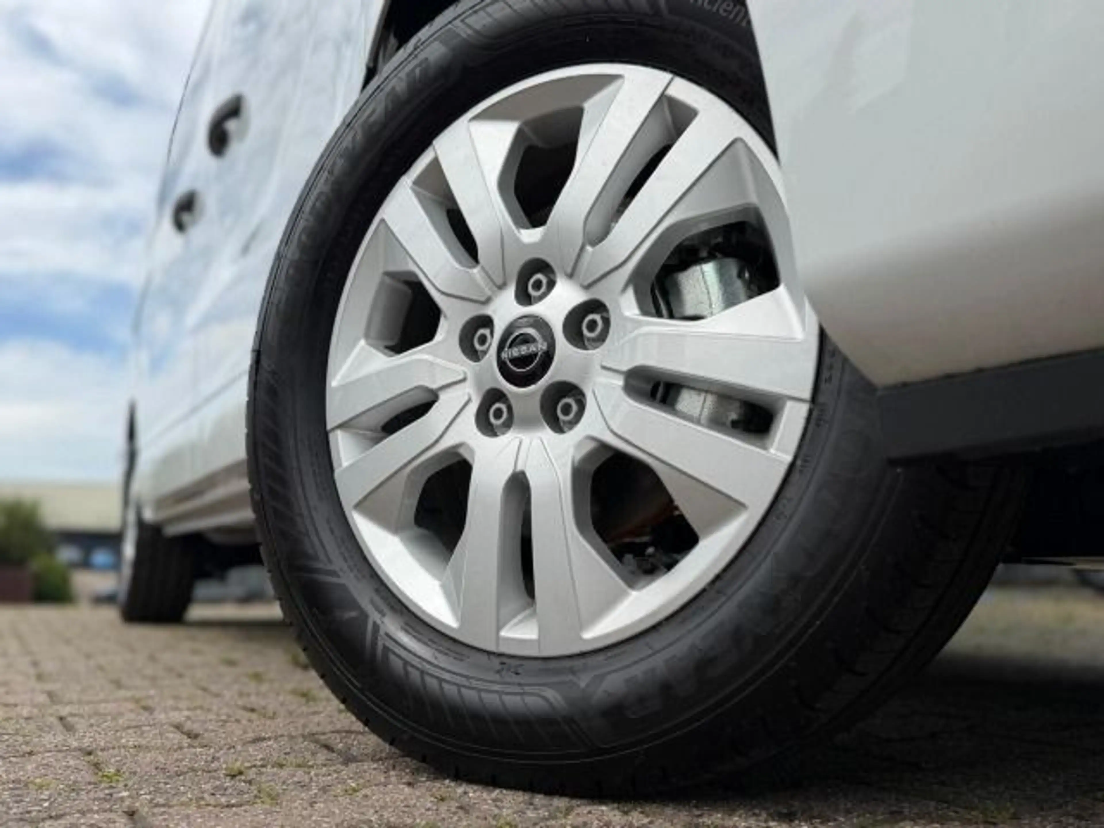 Nissan Primastar Kombi 170PS AT L1H1 2,8T Tekna HK BES+ — photo 3