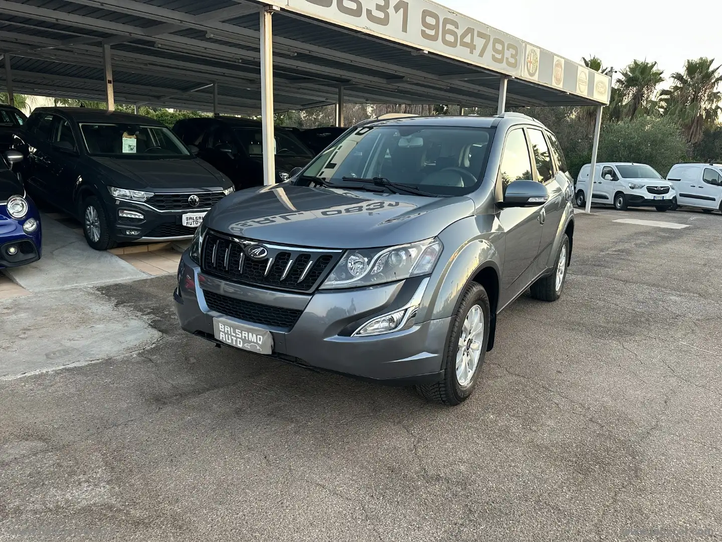 Mahindra XUV500 2.2 16V AWD W6 Grey - 1