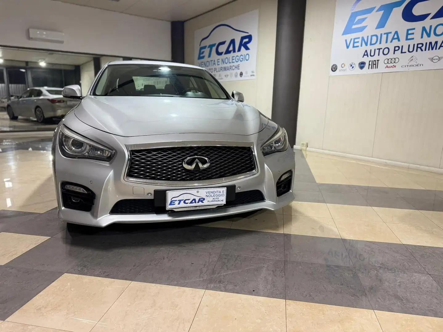 Infiniti Q50 Q50 2014 2.2d Sport auto Stříbrná - 2