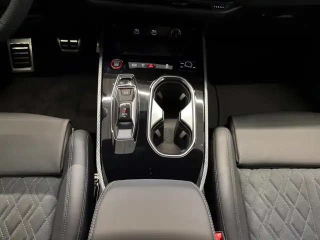 Audi A6 view 13