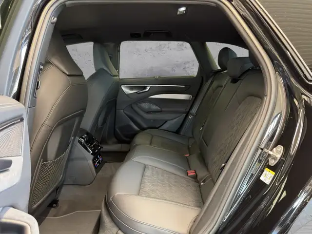 Audi A6 view 10