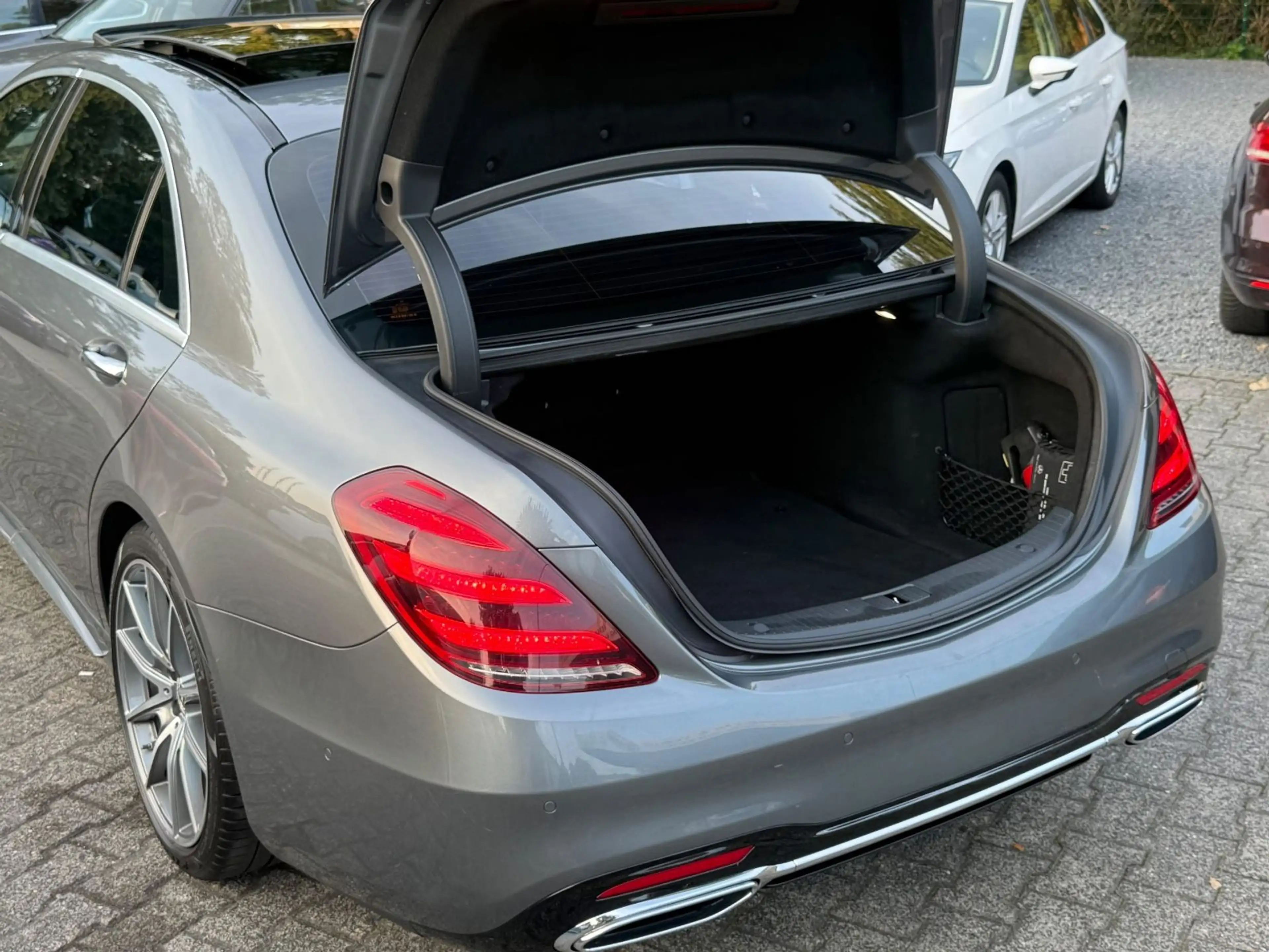 Mercedes-Benz S 350 d Limousine AMG Line d 4Matic L Panorama — photo 10