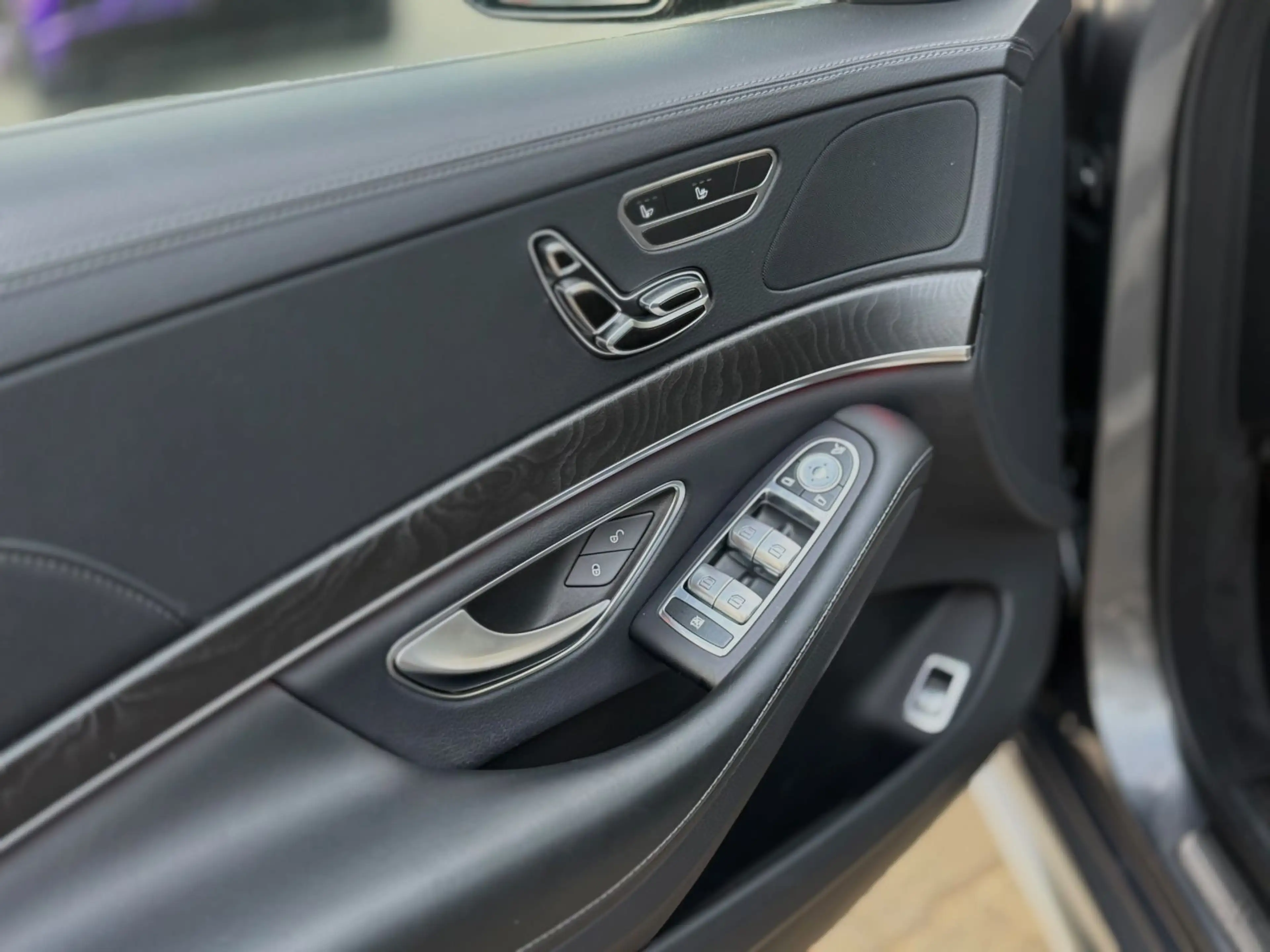 Mercedes-Benz S 350 d Limousine AMG Line d 4Matic L Panorama — photo 13