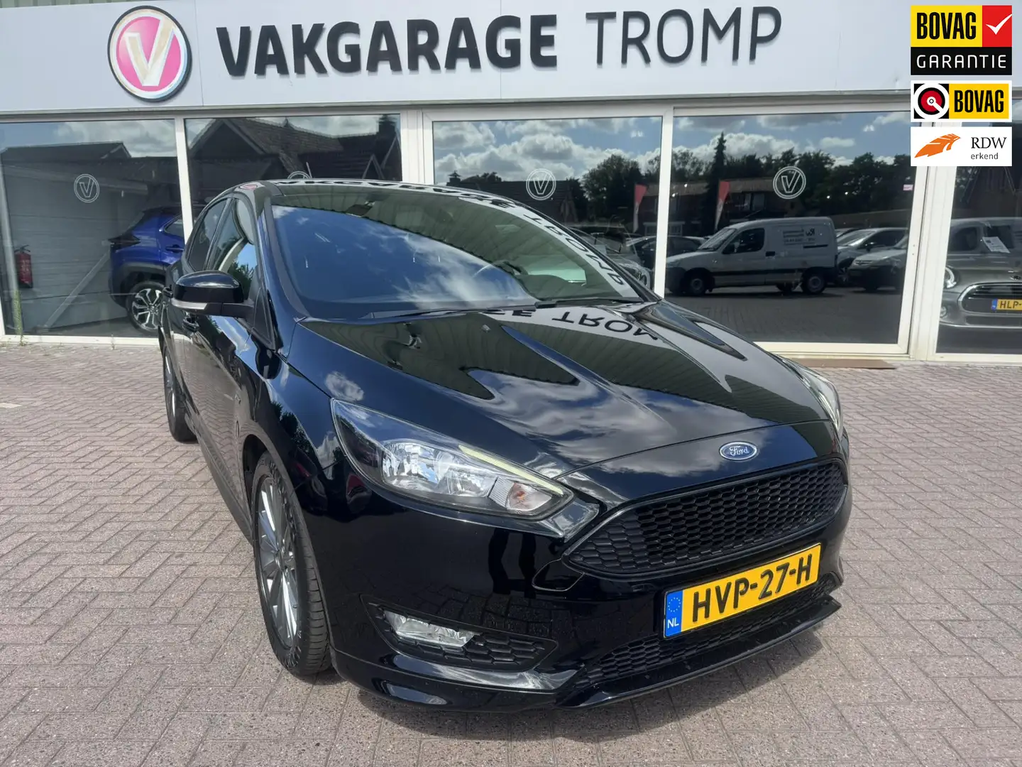 Ford Focus 1.0 EcoBoost ST Line Business Zwart - 1