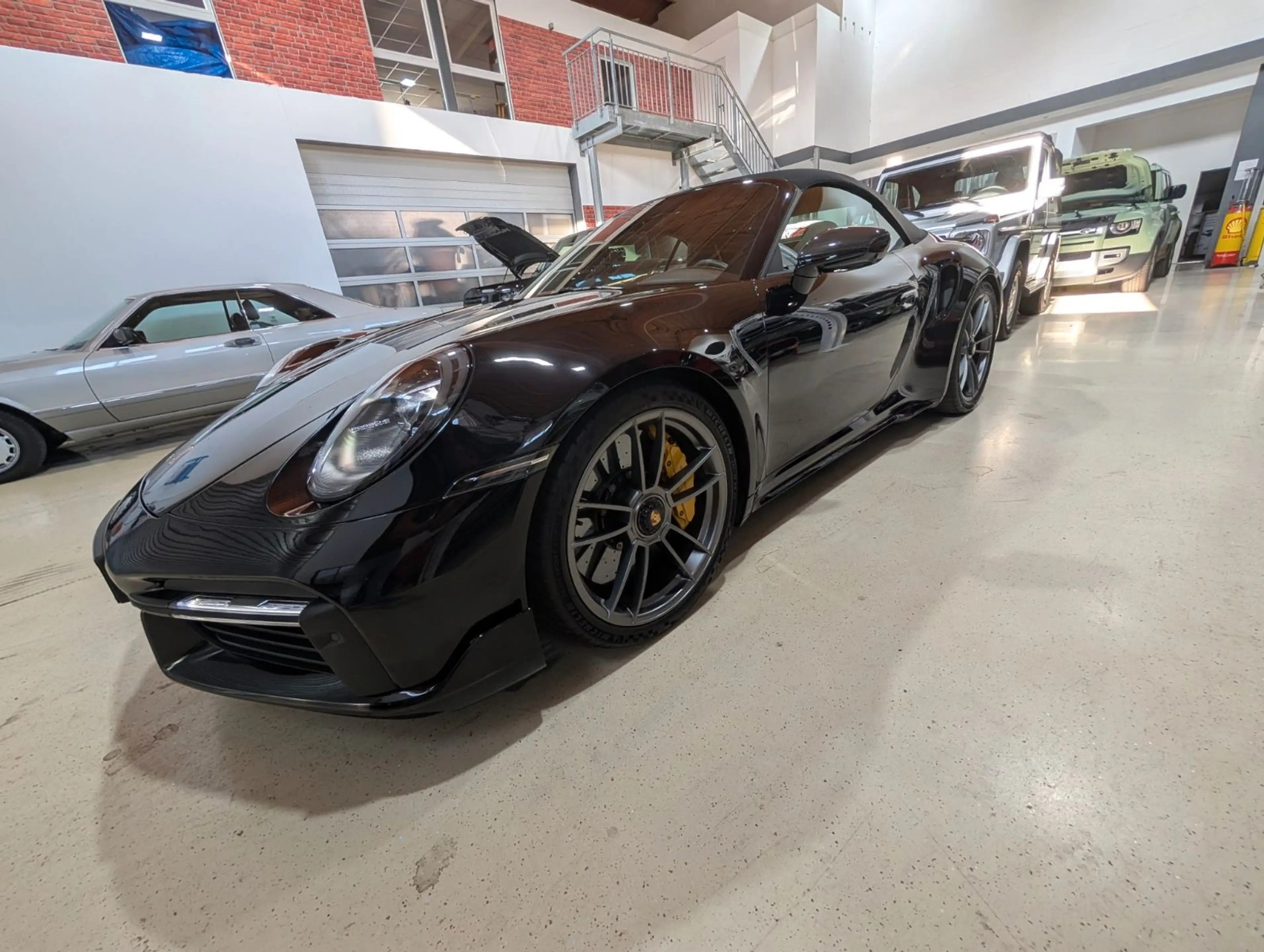 Porsche 911 Turbo S Cabriolet — photo 15