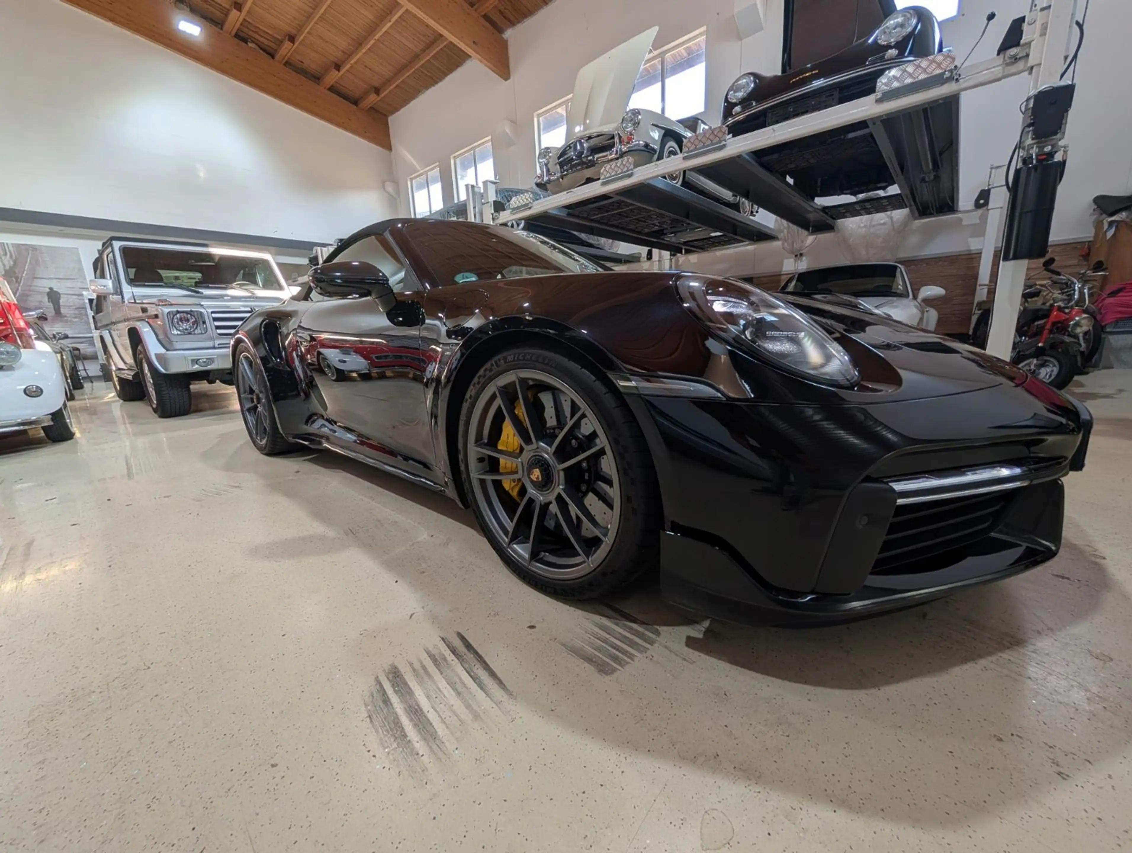 Porsche 911 Turbo S Cabriolet — photo 16