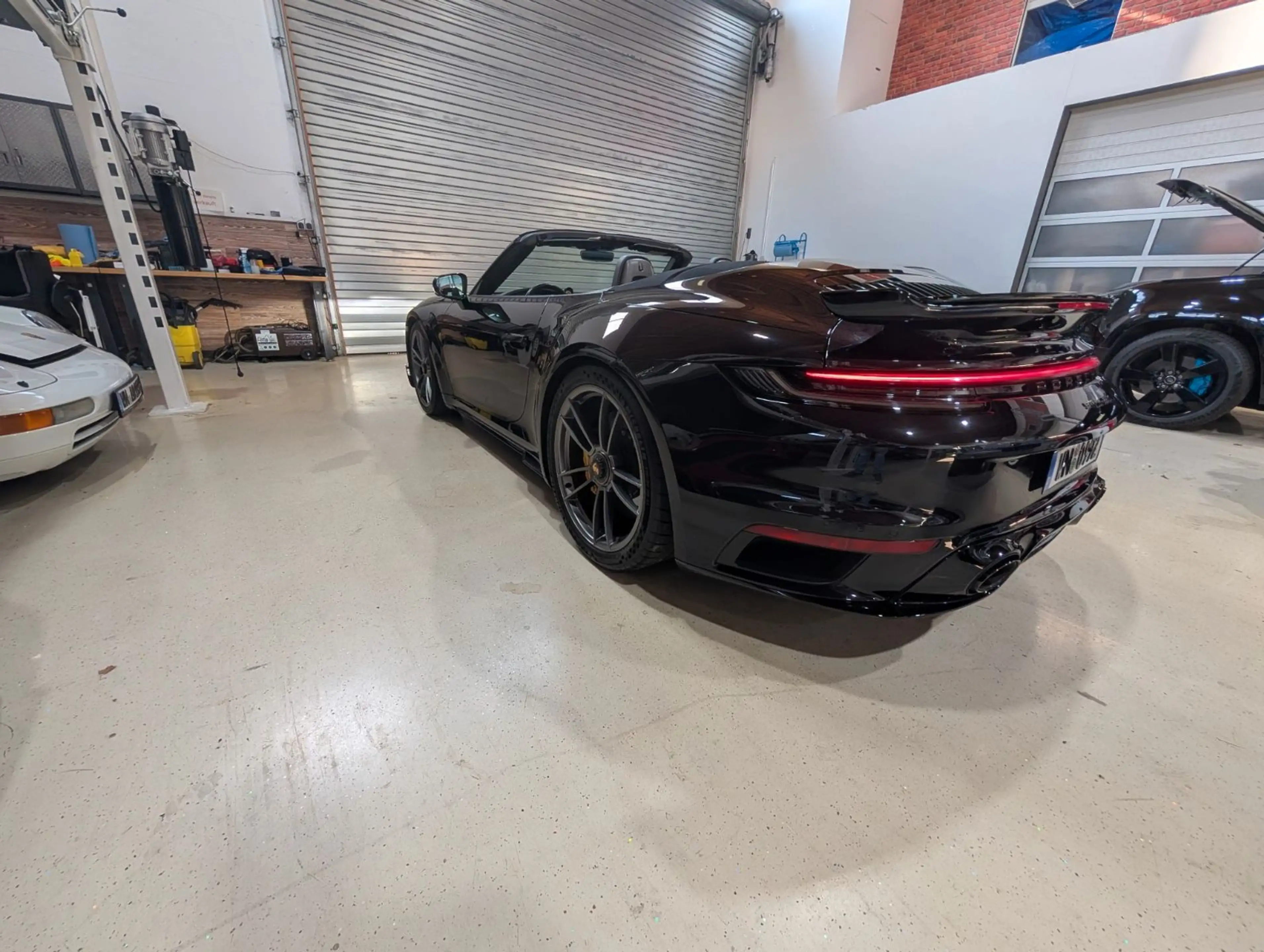 Porsche 911 Turbo S Cabriolet — photo 13