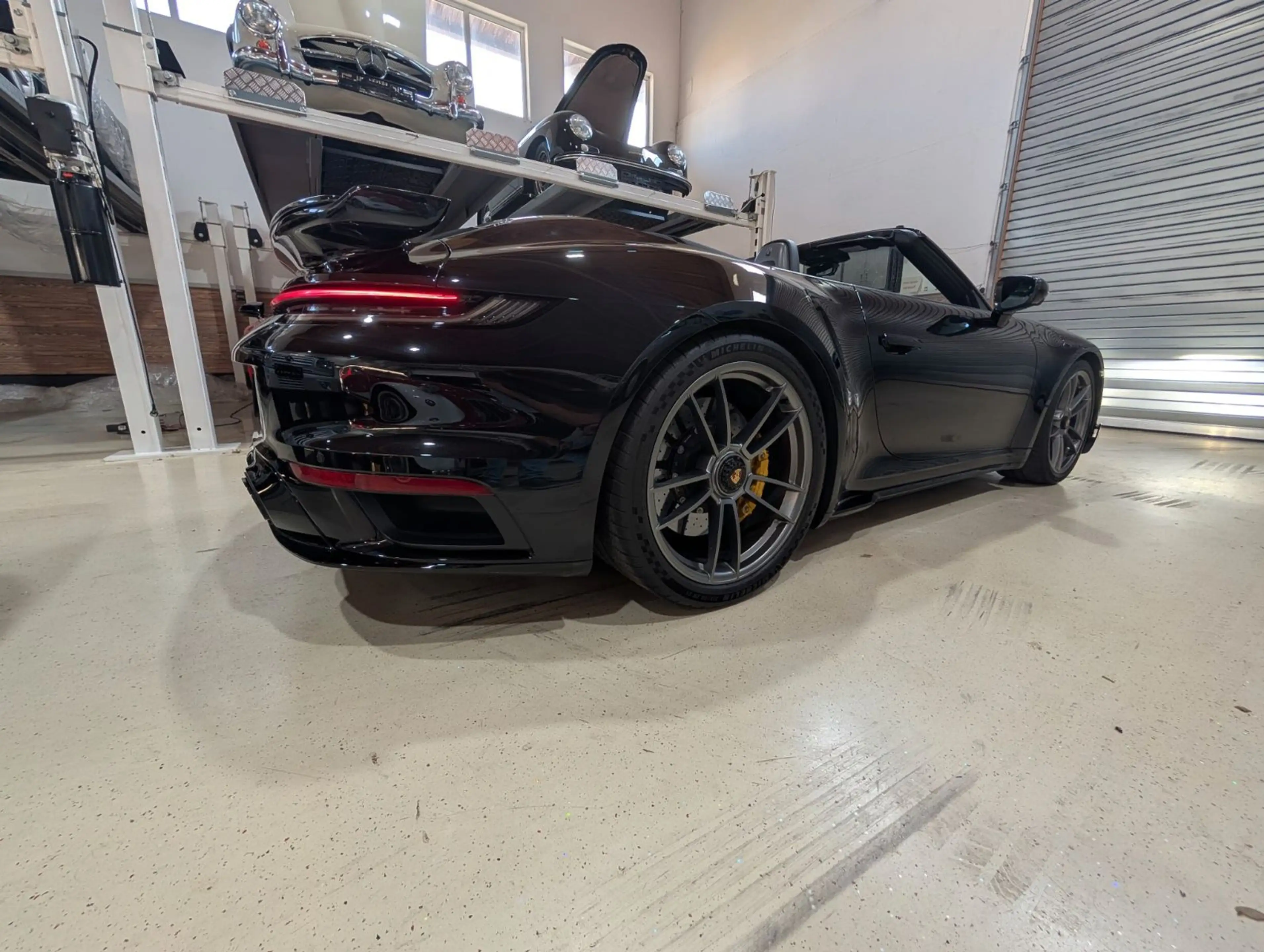 Porsche 911 Turbo S Cabriolet — photo 14