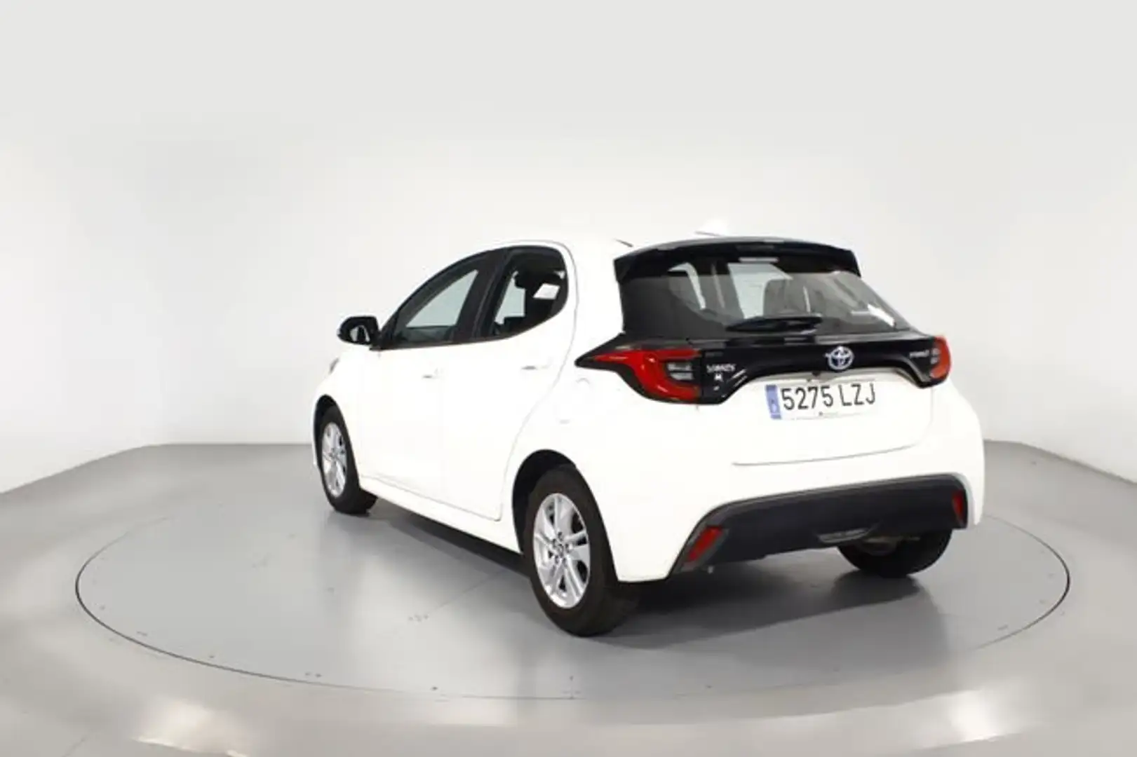 Toyota Yaris 1.5 VVT-I HEV ACTIVE TECH 5P Blanco - 2