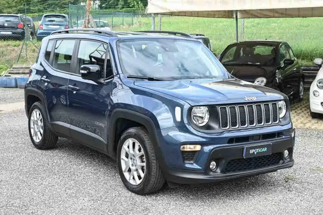 Jeep Renegade view 3