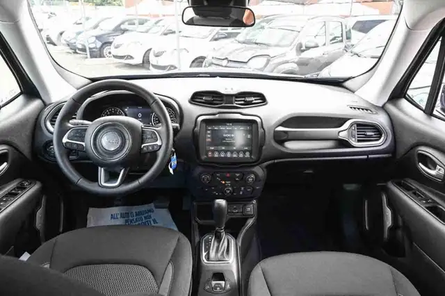 Jeep Renegade view 11