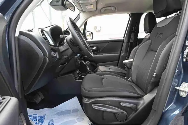 Jeep Renegade view 13