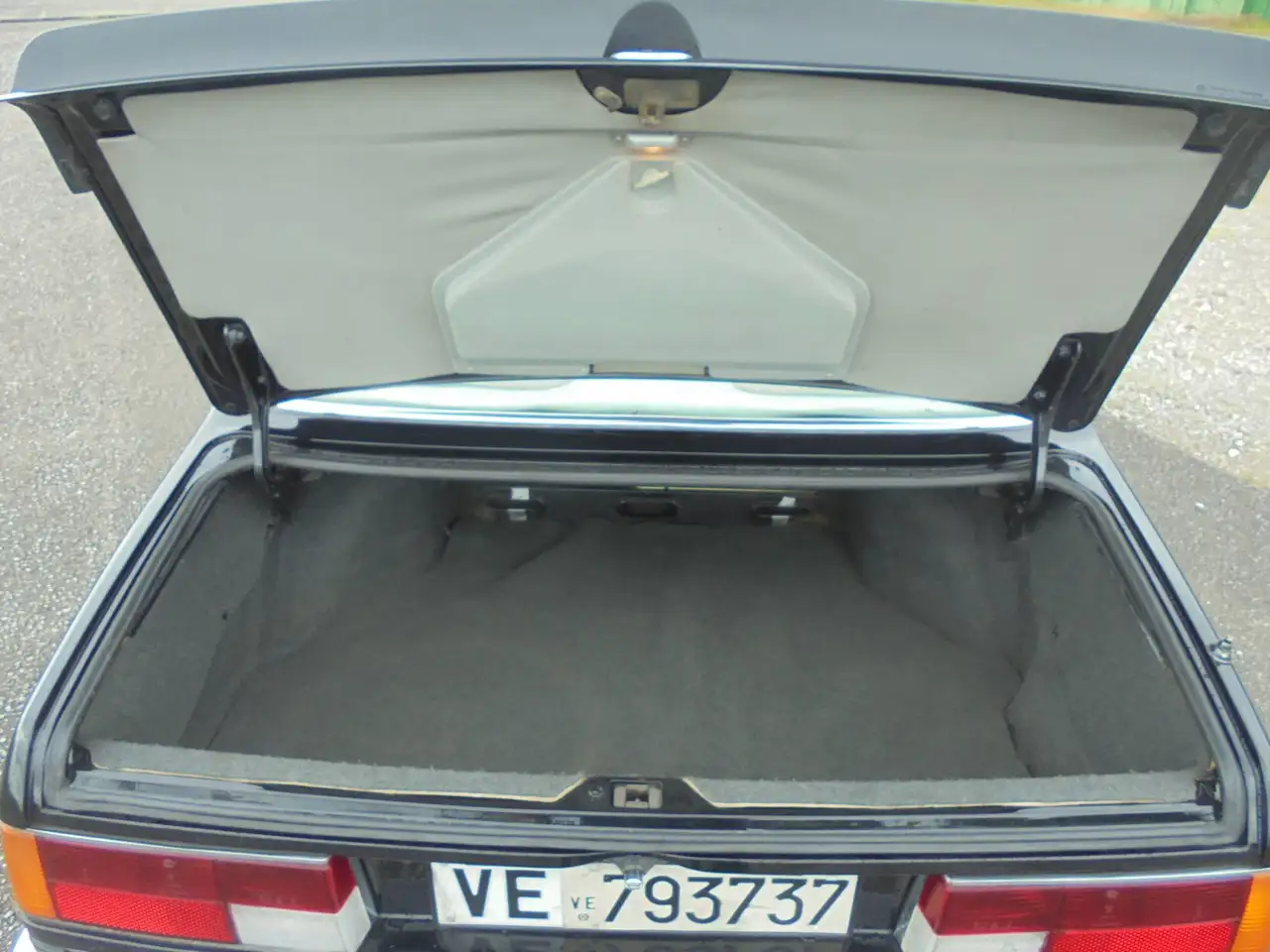 BMW 635 3.4 CSi, foto 7