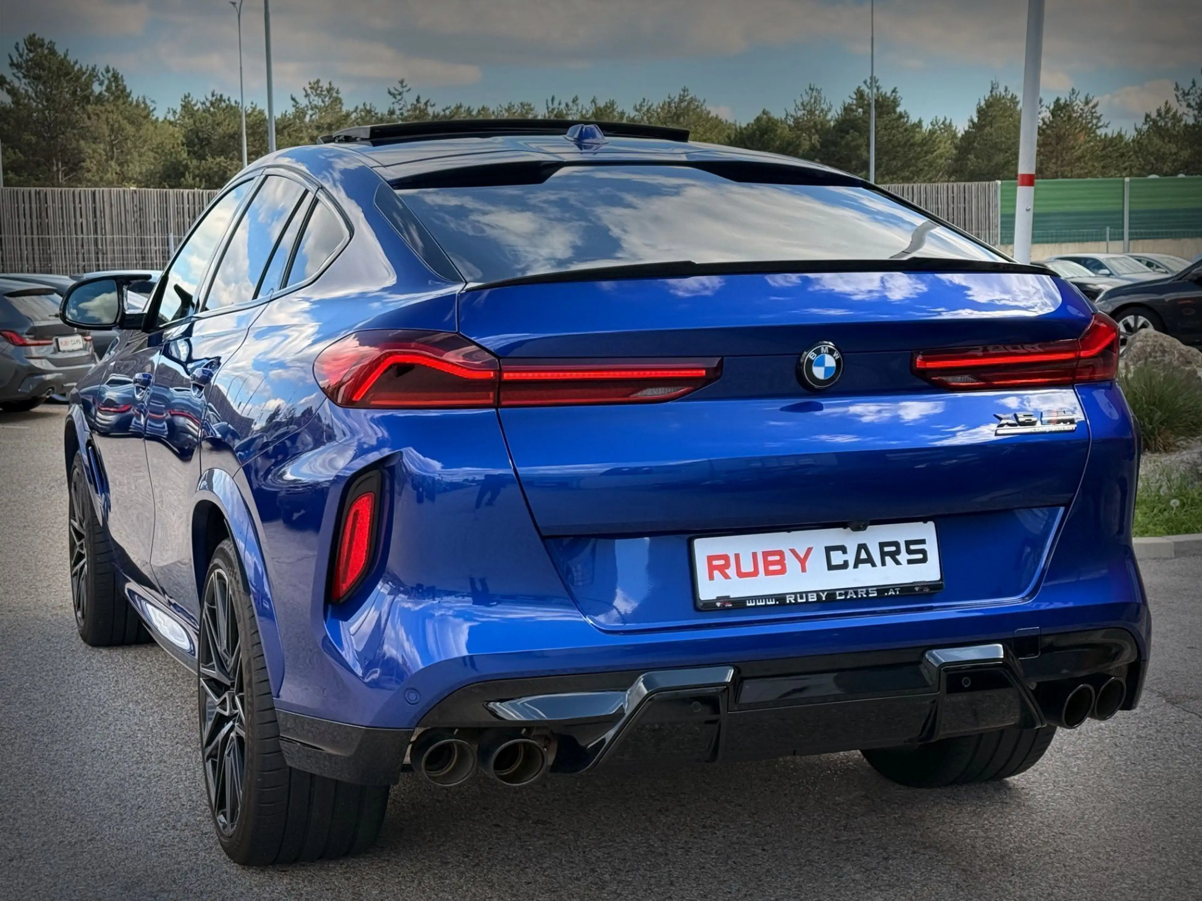 BMW X6 M Competition Marina Bay Blue / Werksgarantie 2028 — photo 11