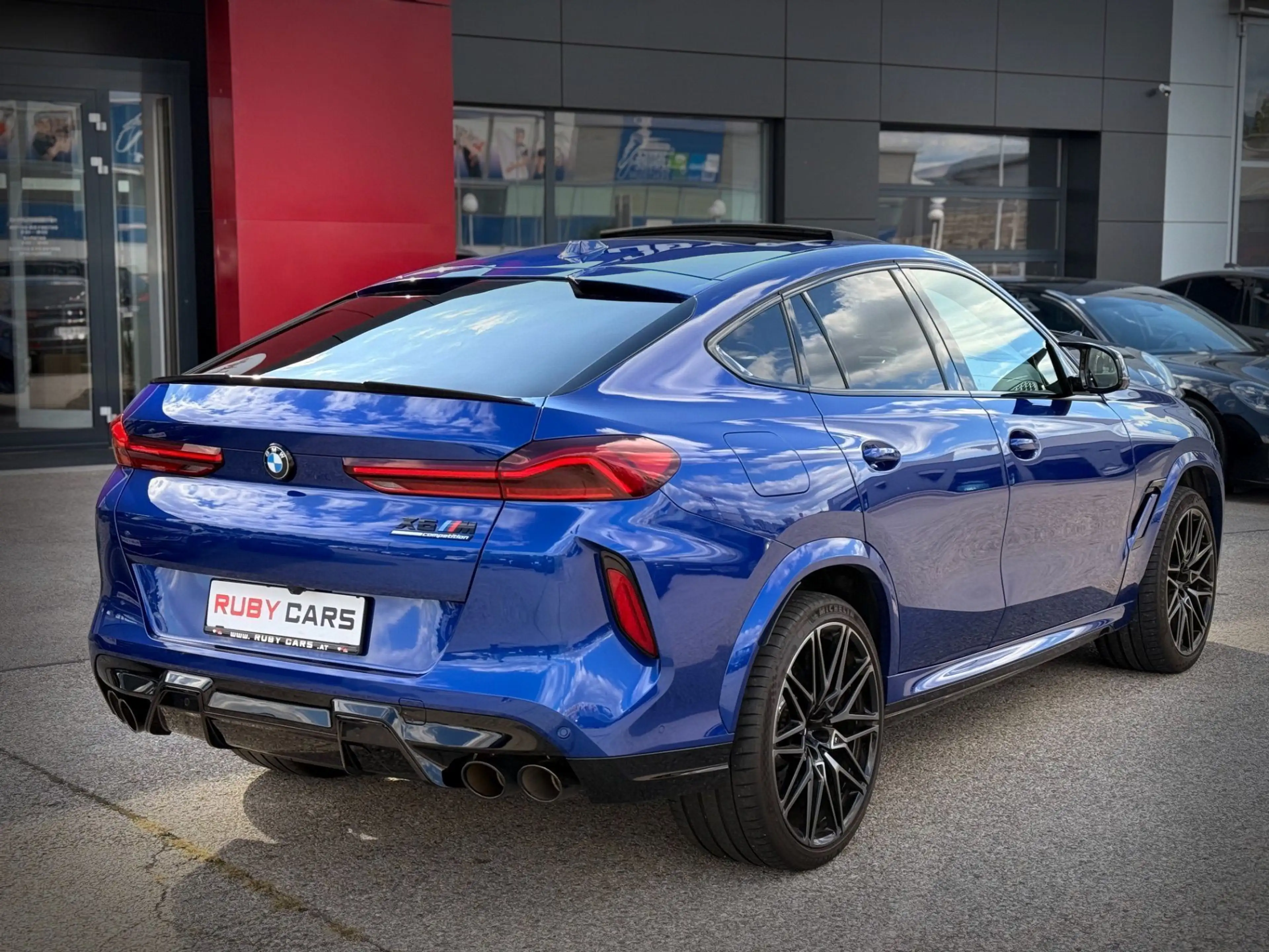 BMW X6 M Competition Marina Bay Blue / Werksgarantie 2028 — photo 6