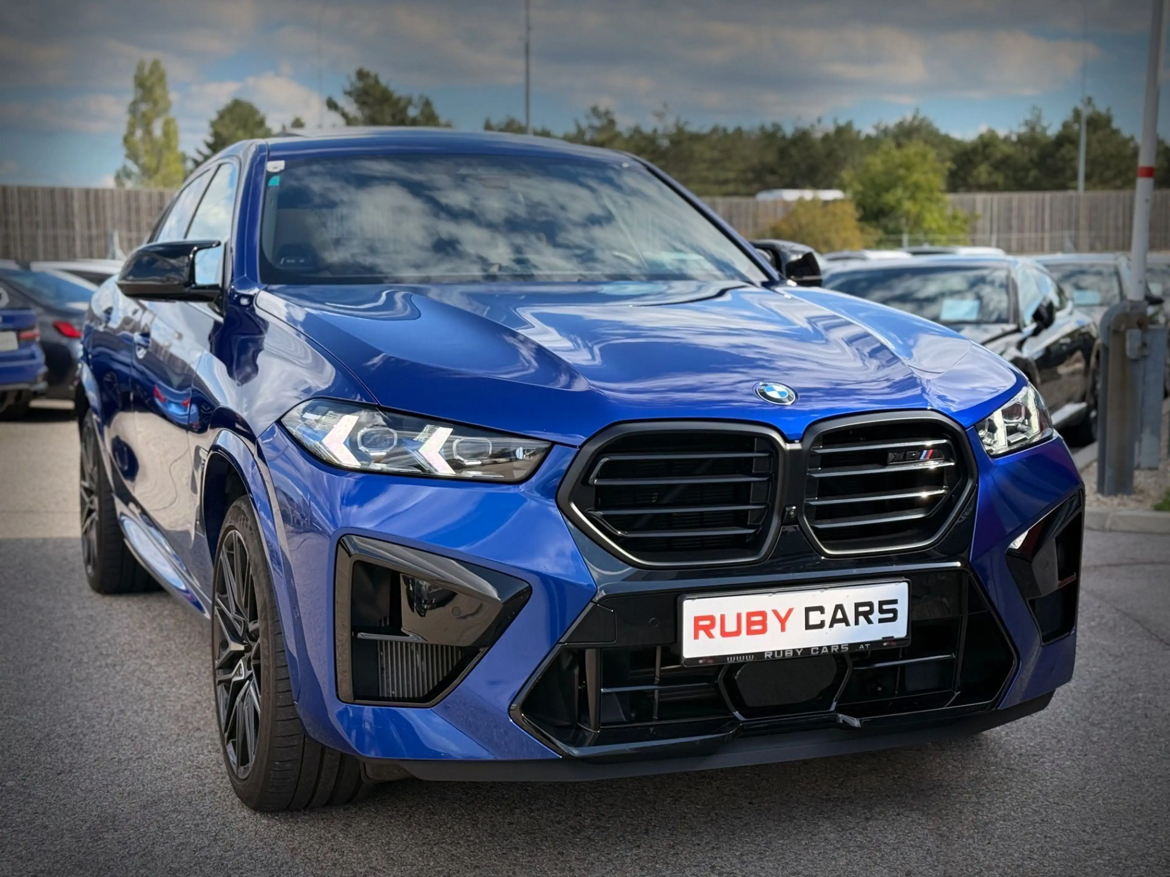 BMW X6 M Competition Marina Bay Blue / Werksgarantie 2028 — photo 12