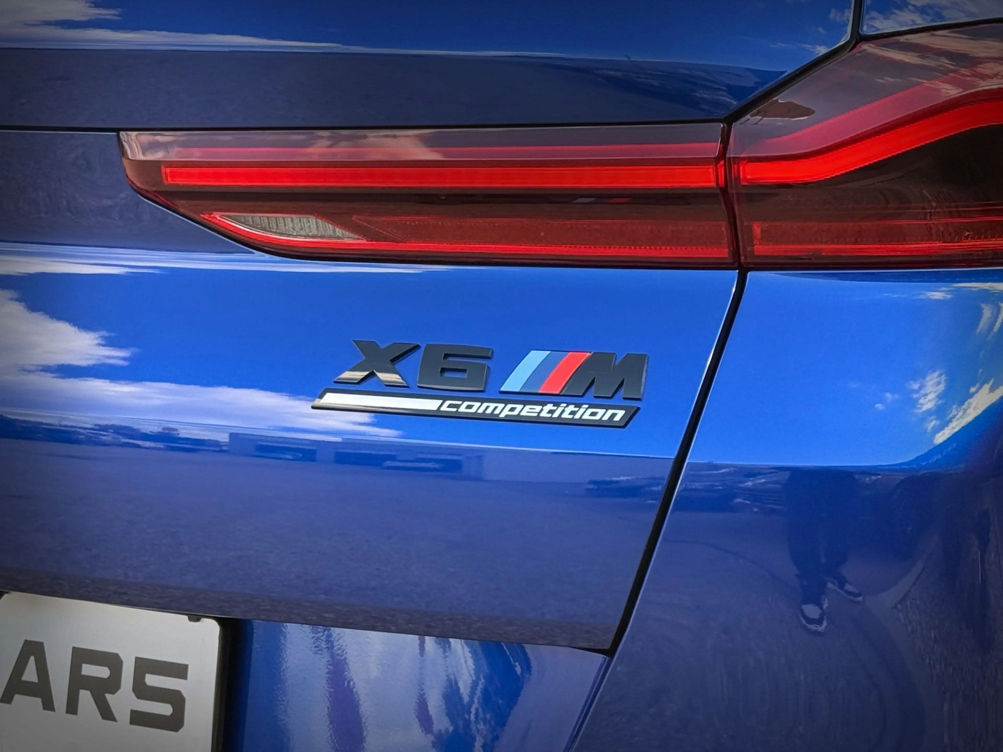 BMW X6 M Competition Marina Bay Blue / Werksgarantie 2028 — photo 9