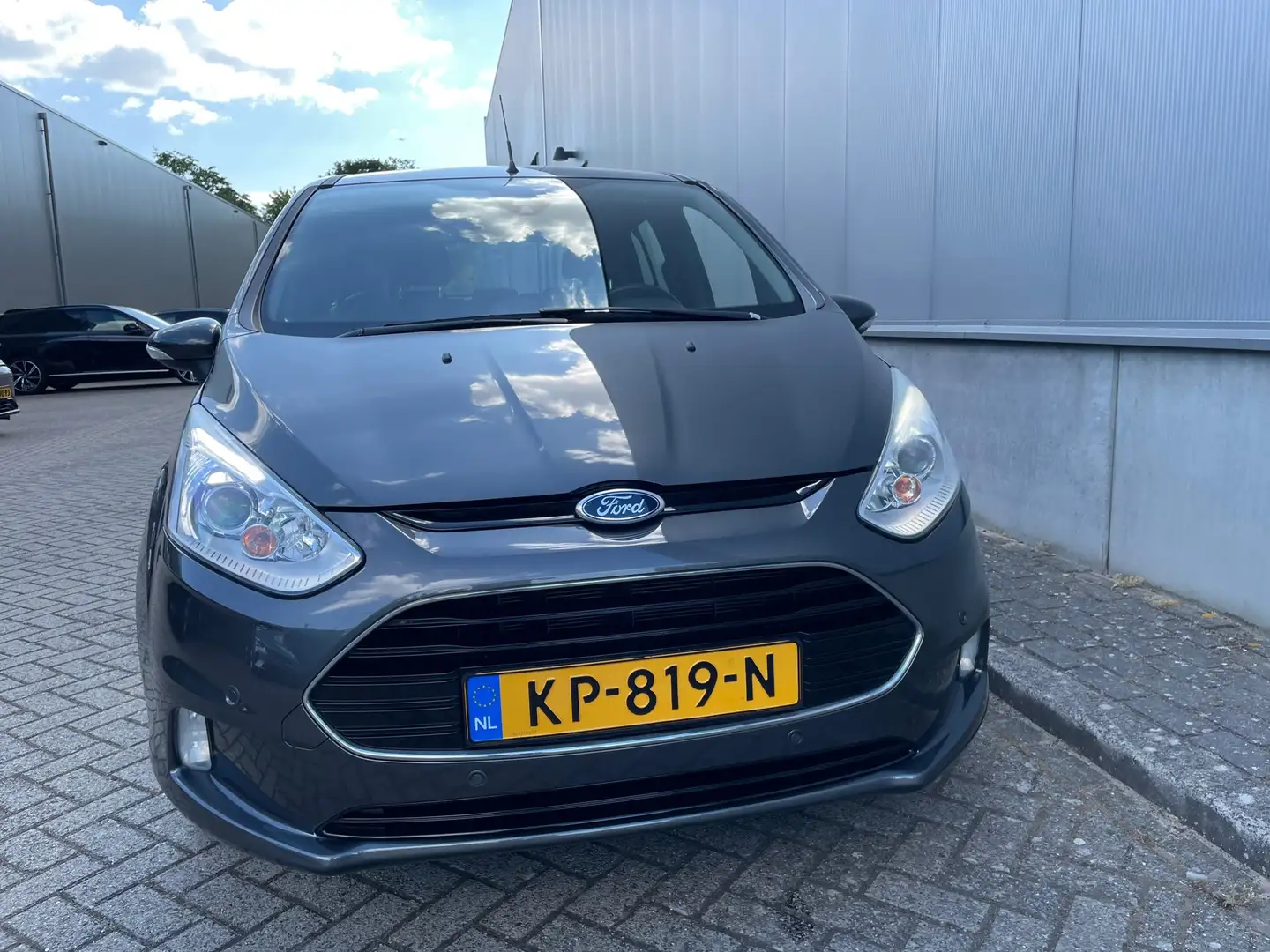 Ford B-Max 1.6 TI-VCT Titanium / Automaat / Camera / Navigati Grijs - 2
