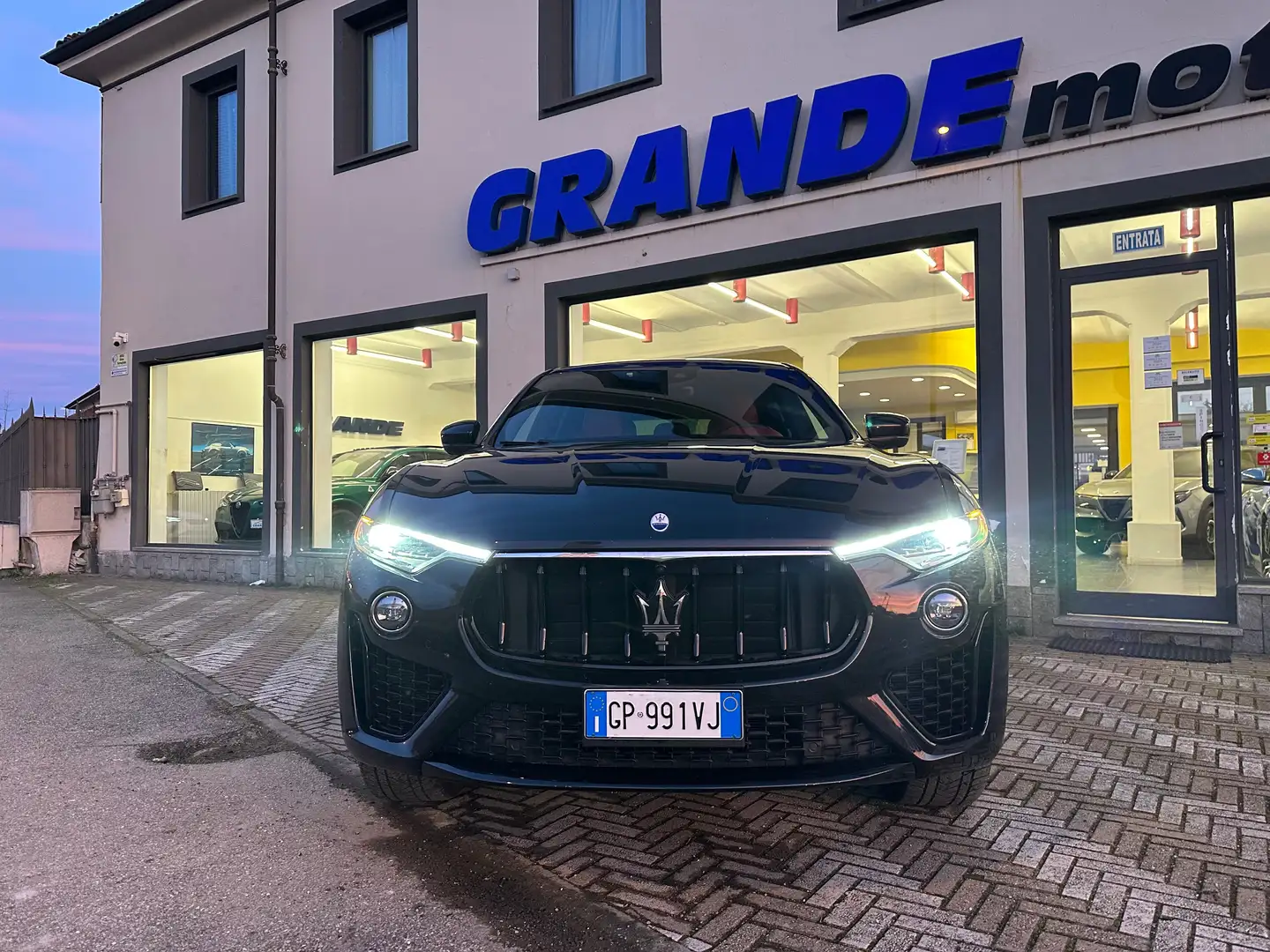 Maserati Levante Levante 2.0 mhev GT 330cv auto PELLE ROSSA Nero - 2