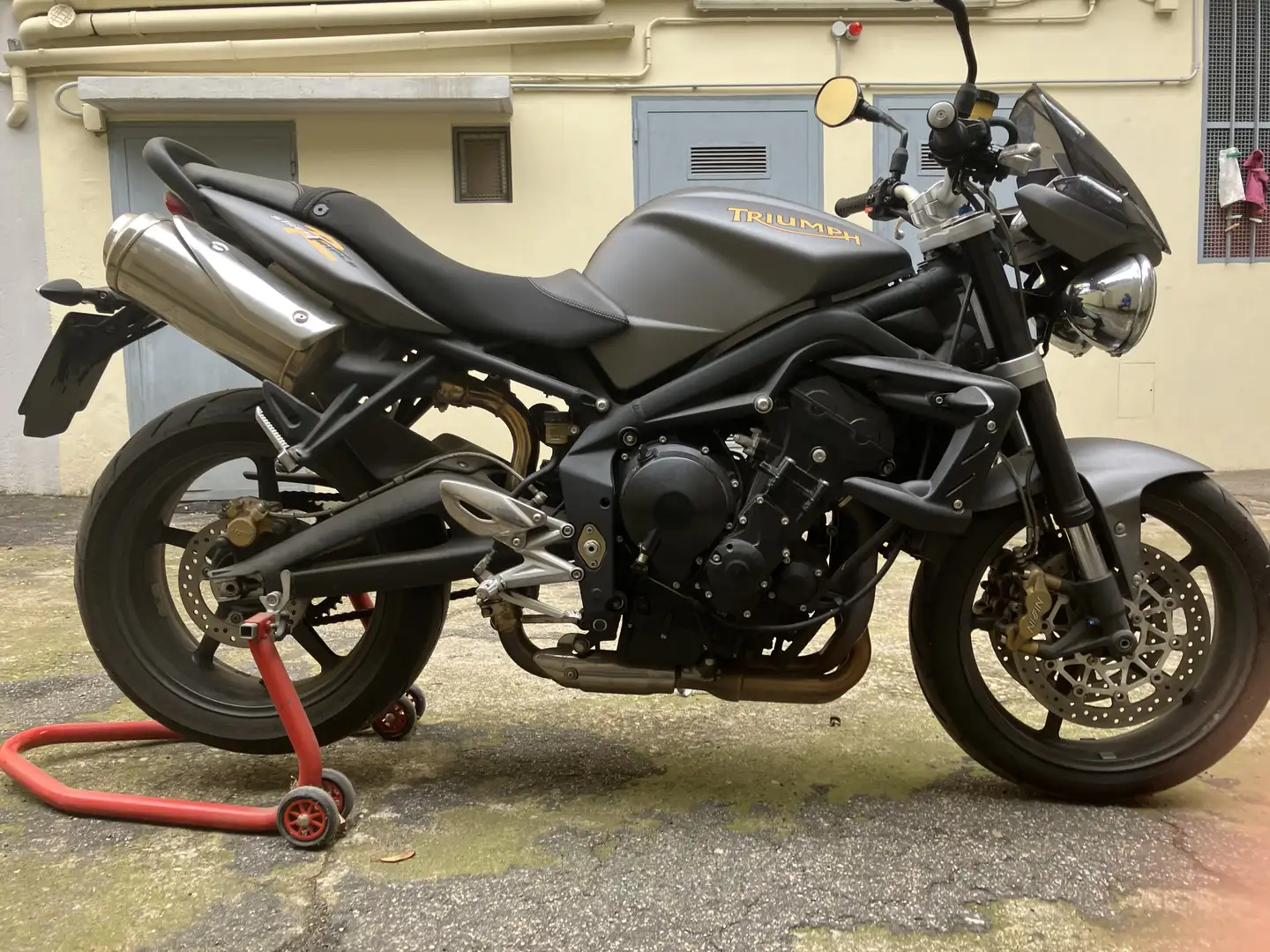 Triumph Street Triple R - 2