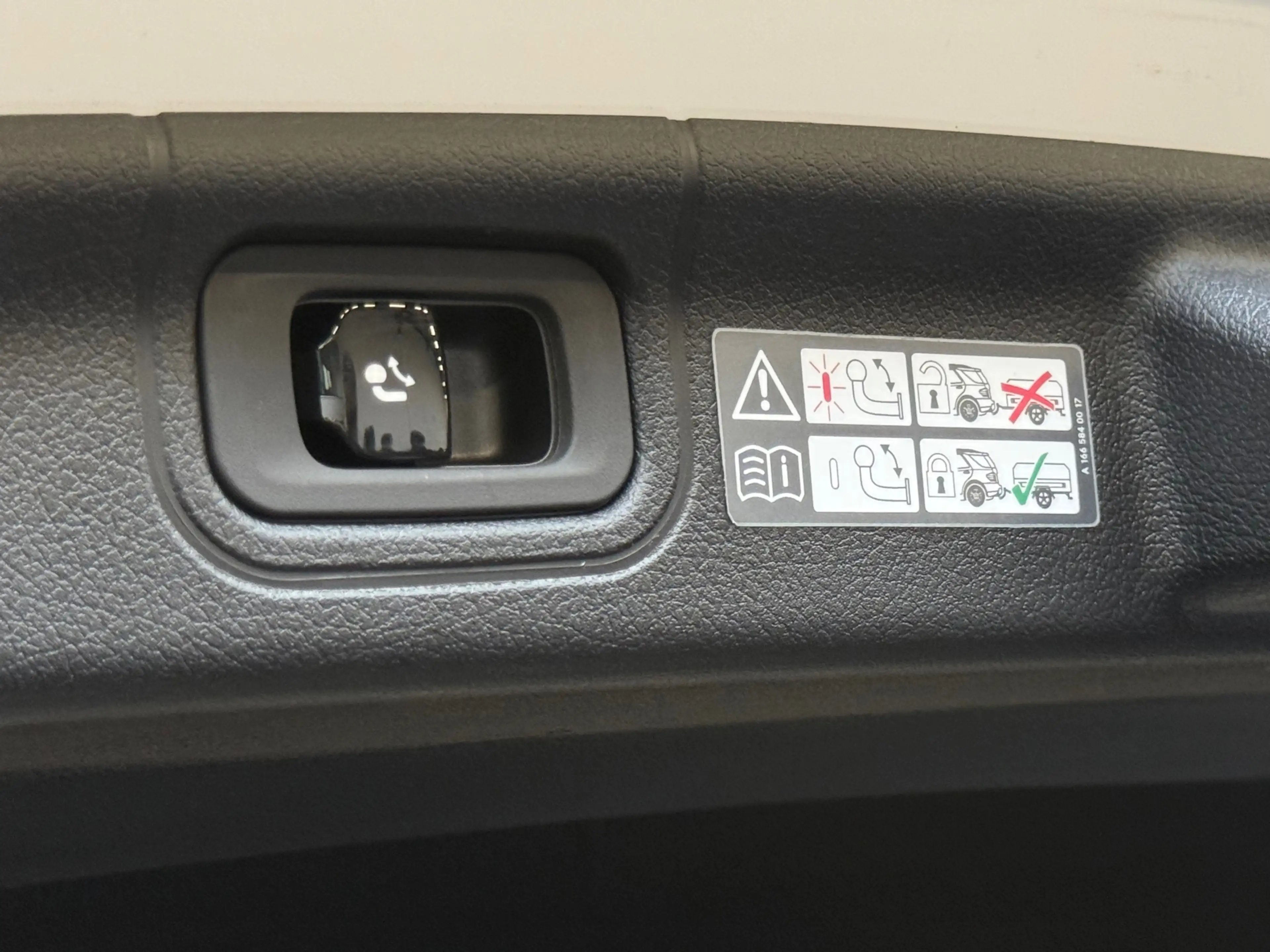 Mercedes-Benz C 300 e AMG Pano Memory Burmester Distronic Massage 360 — photo 8