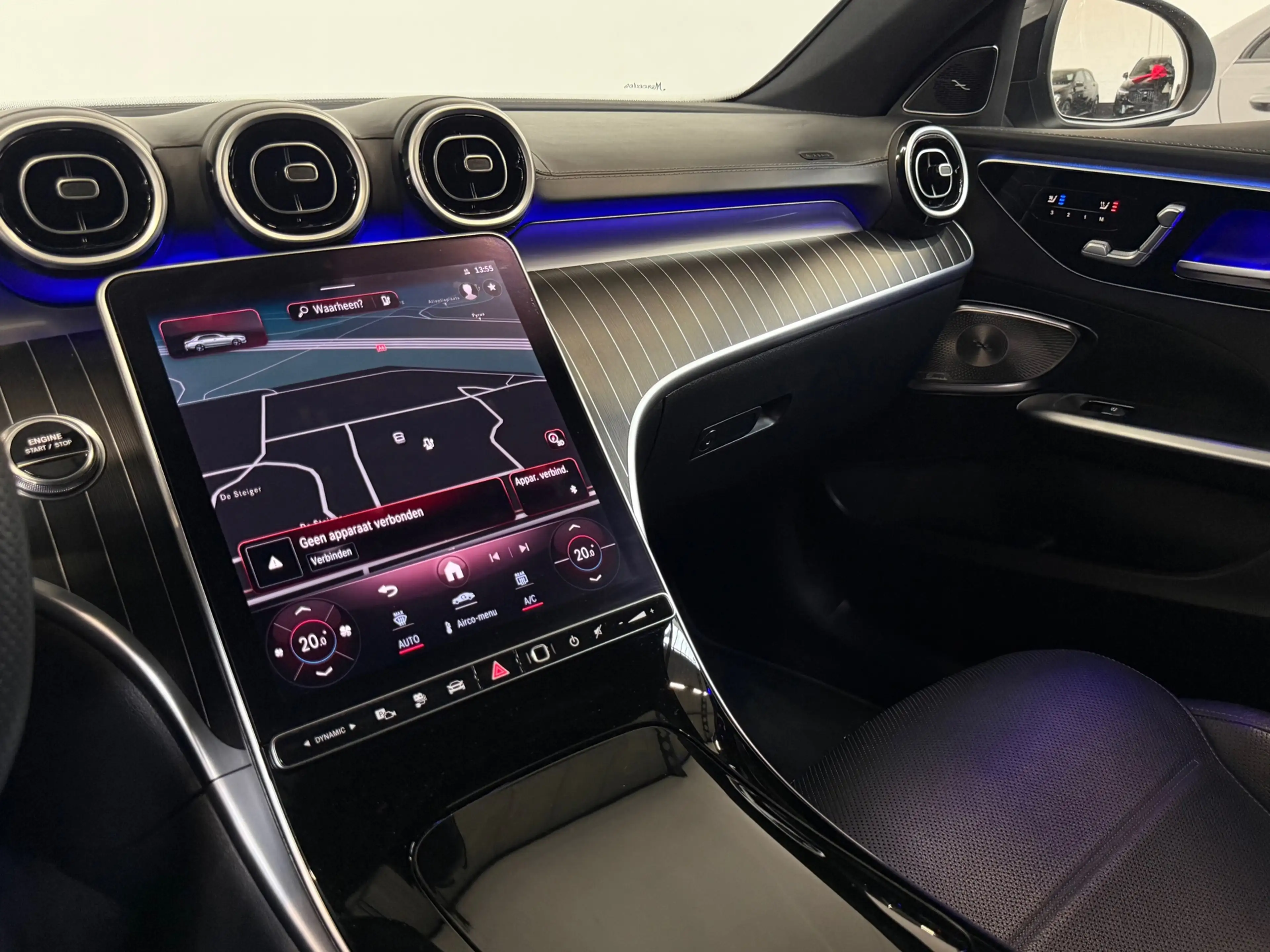 Mercedes-Benz C 300 e AMG Pano Memory Burmester Distronic Massage 360 — photo 17