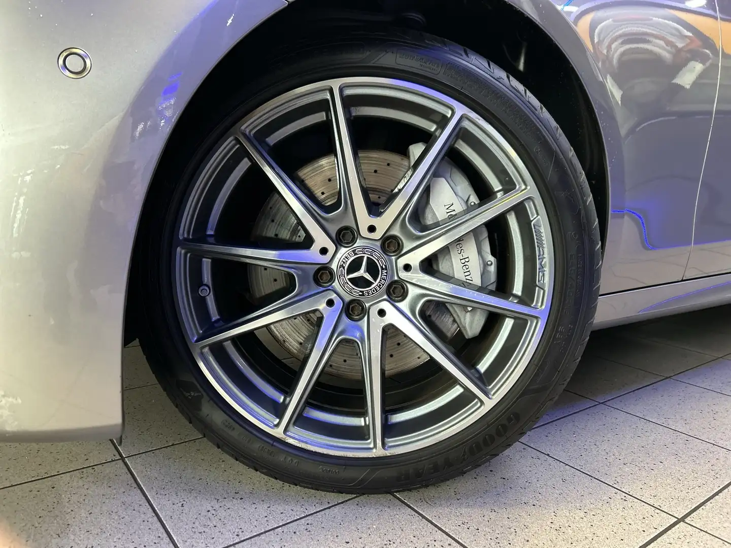 Mercedes-Benz E 300 E300 AMG-Line Automatik LED+HUD+KAMERA+STANDHZG Grau - 2