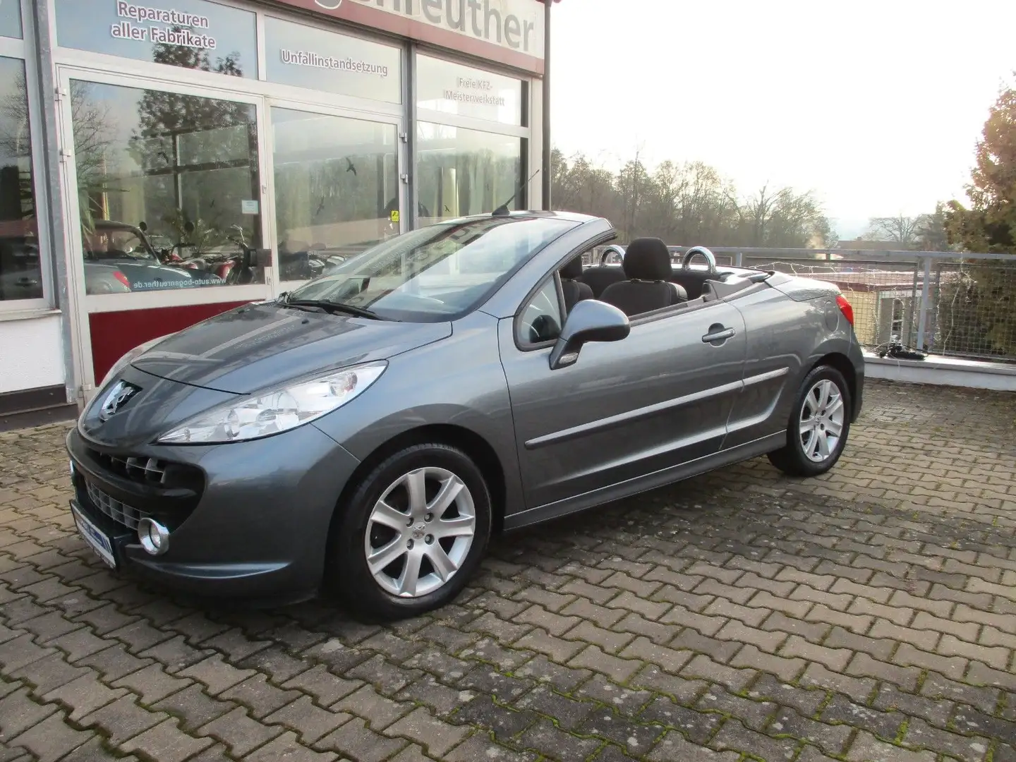 Peugeot 207 CC Cabrio-Coupe Sport Grau - 2