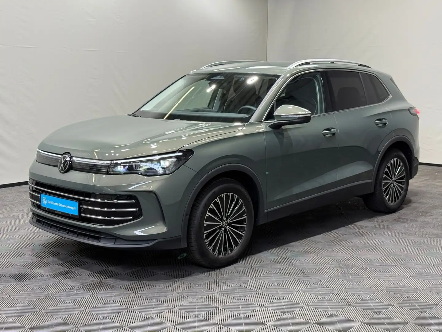 Volkswagen Tiguan Elegance 1.5 TSI DSG | LED AHK ACC NAVI Groen - 2
