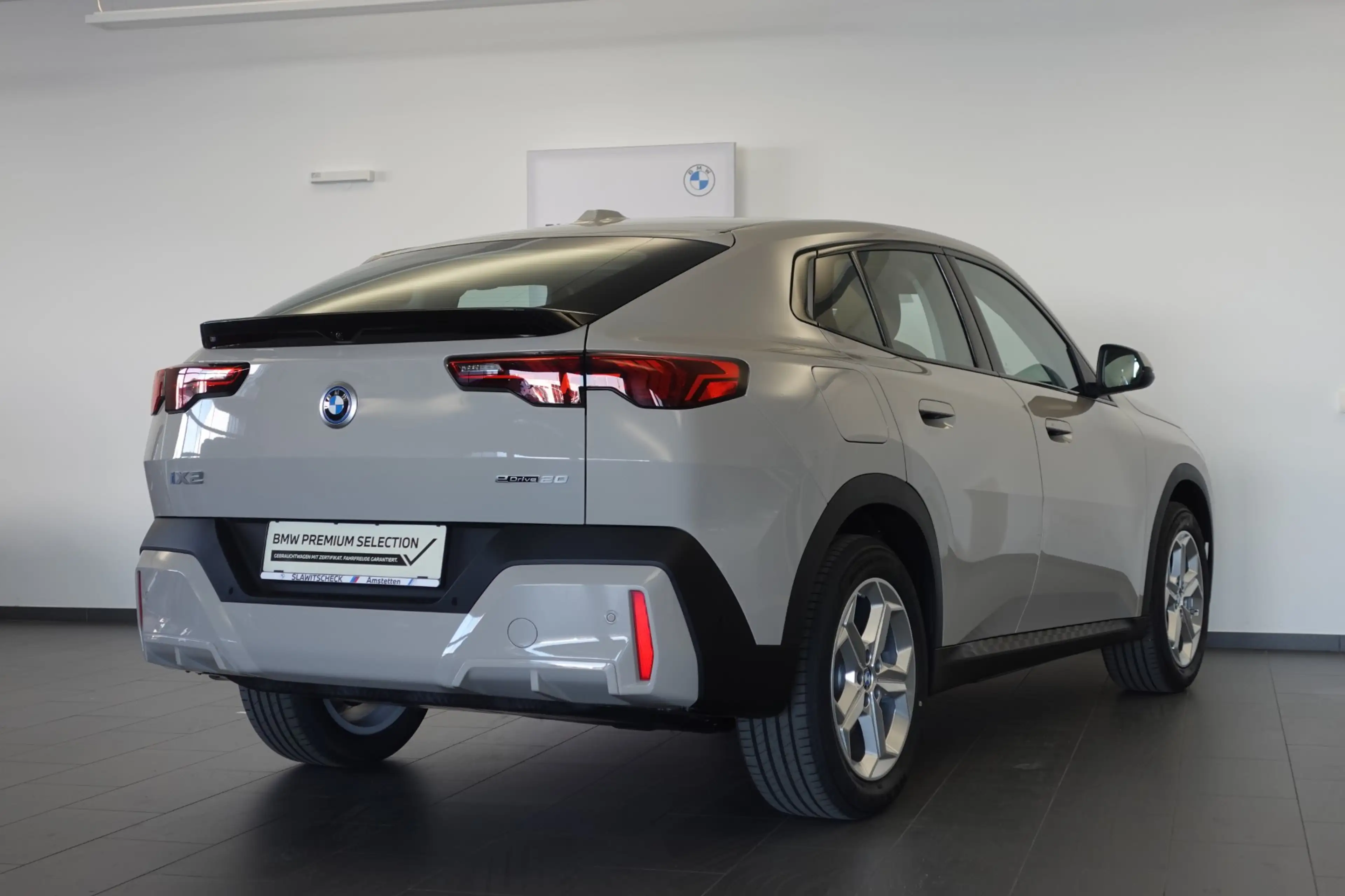 BMW iX2 eDrive20 U10 — photo 3